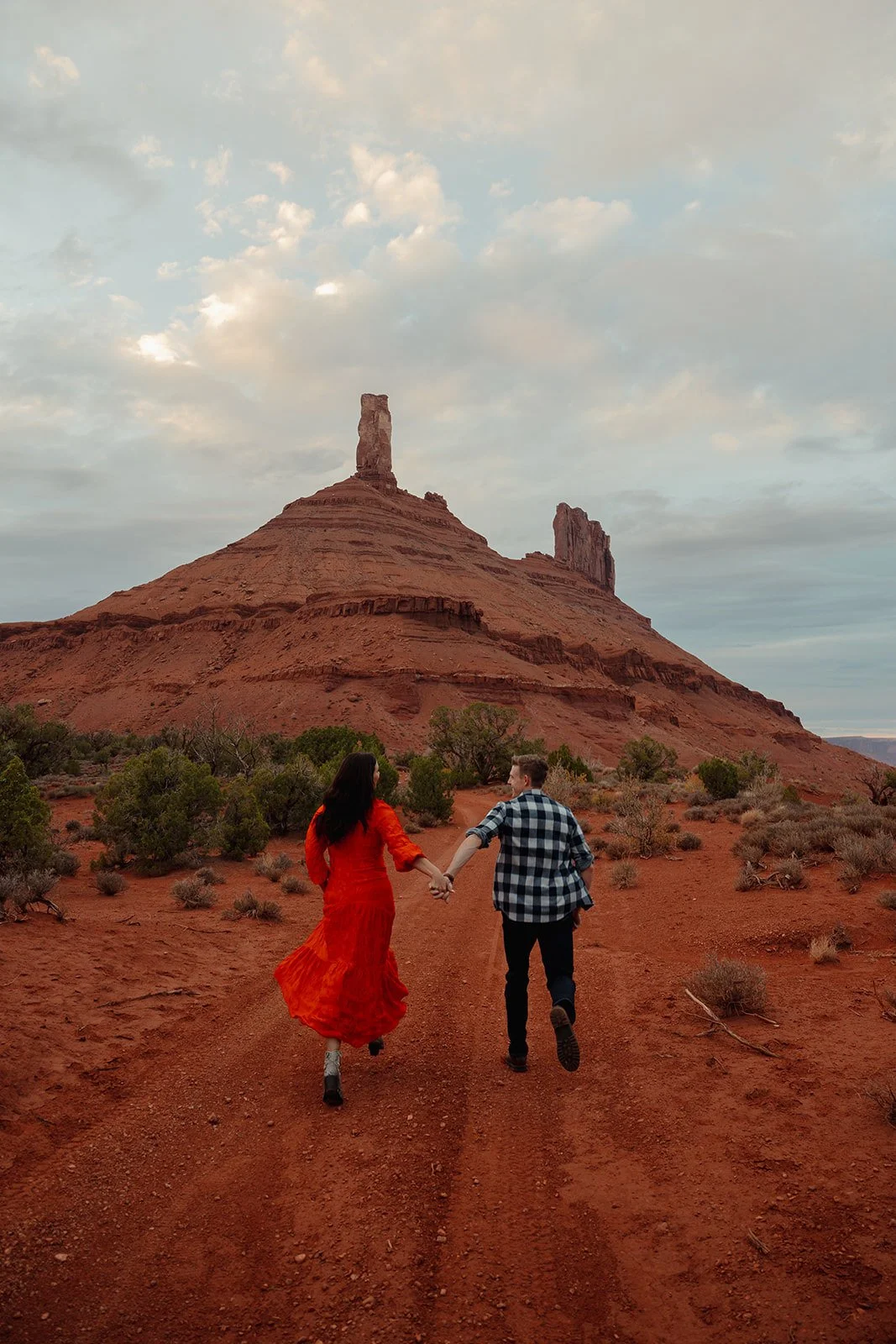 Canyonlands National park elopement with The Hearnes Adventure Photography