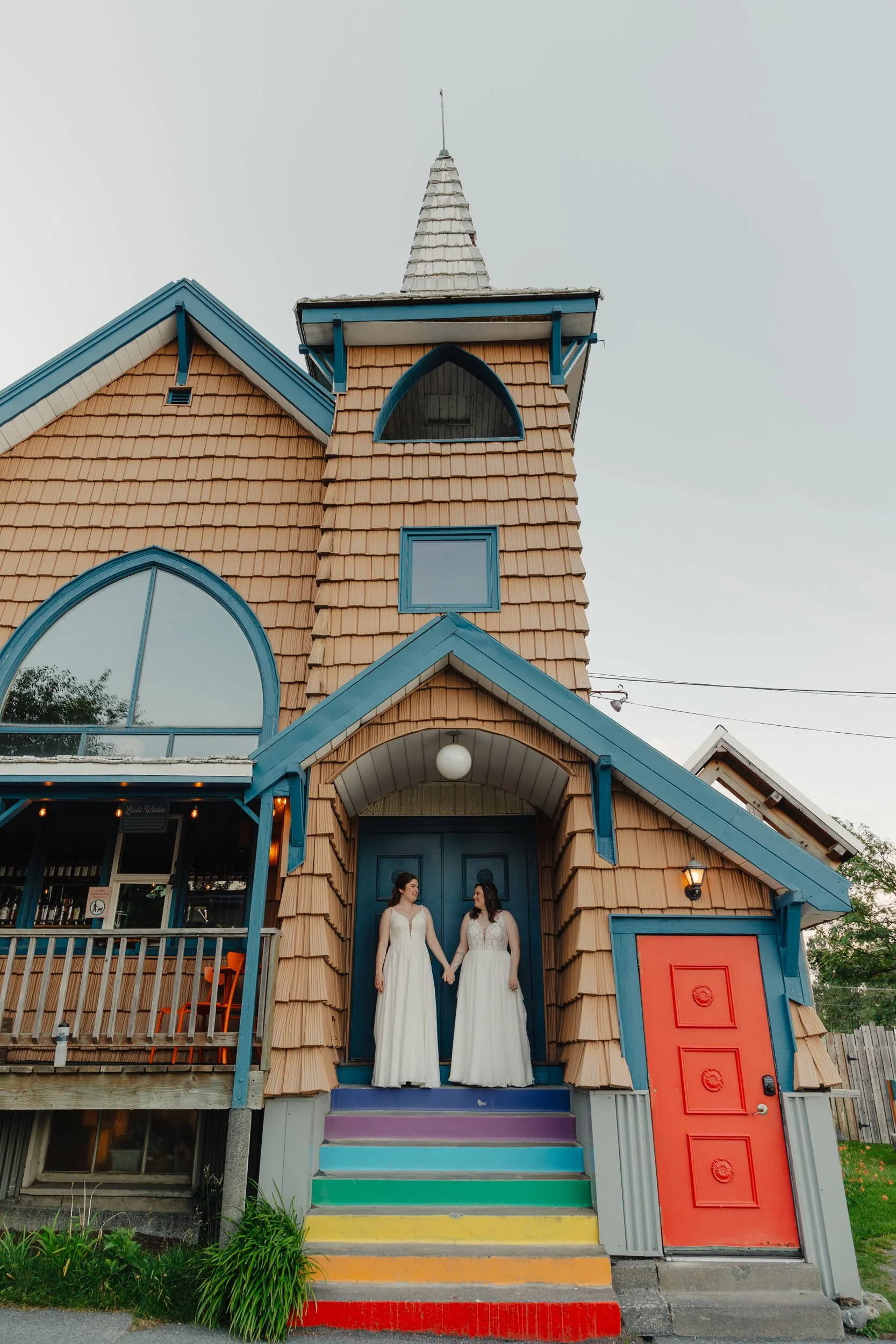 LGBTQ+ lesbian wedding in Seward, Alaska at Kenai Fjords National Park | The Hearnes Photography