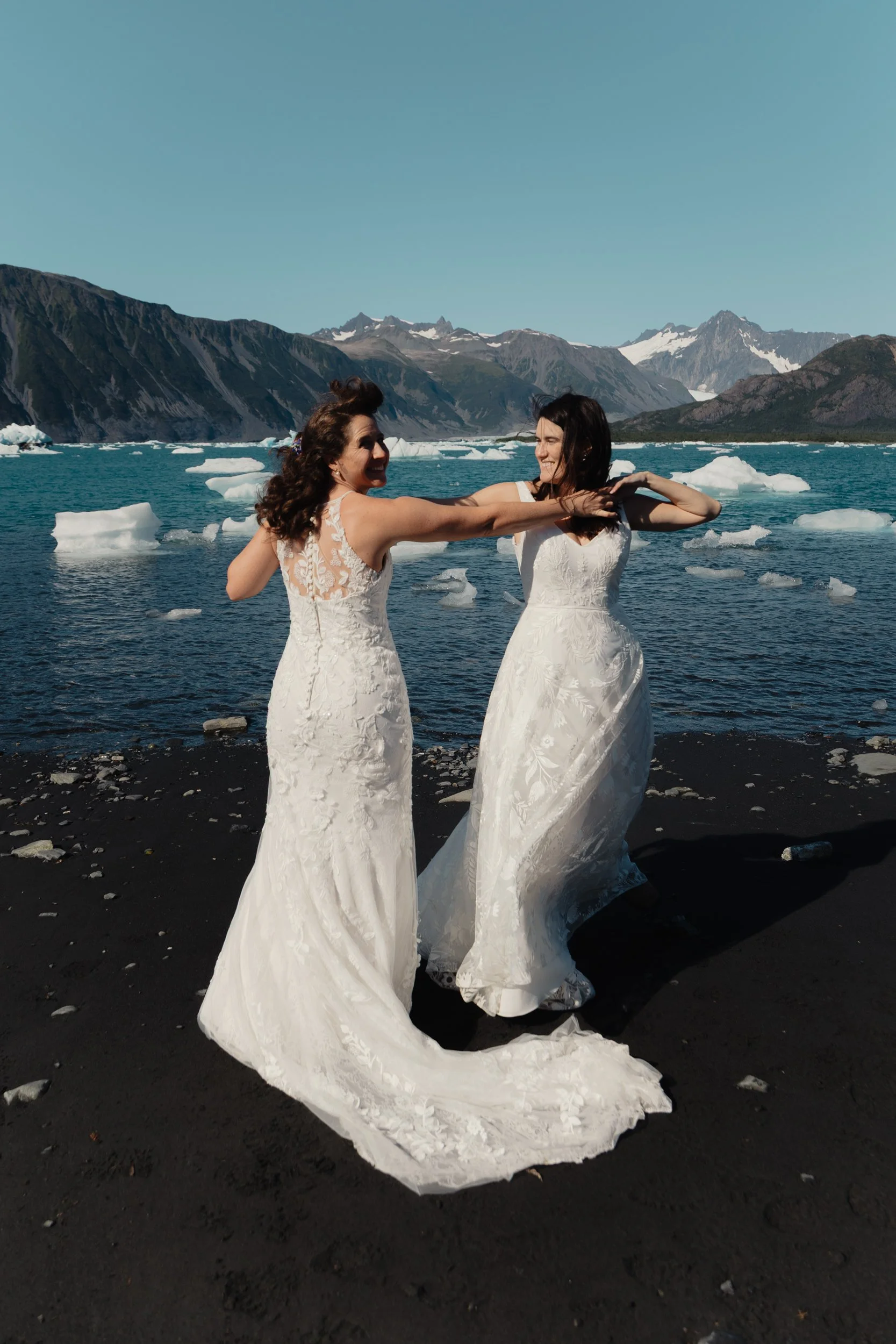 Helicopter-Glacier-Wedding-Hearnes-Elopement-Photography-56.jpg