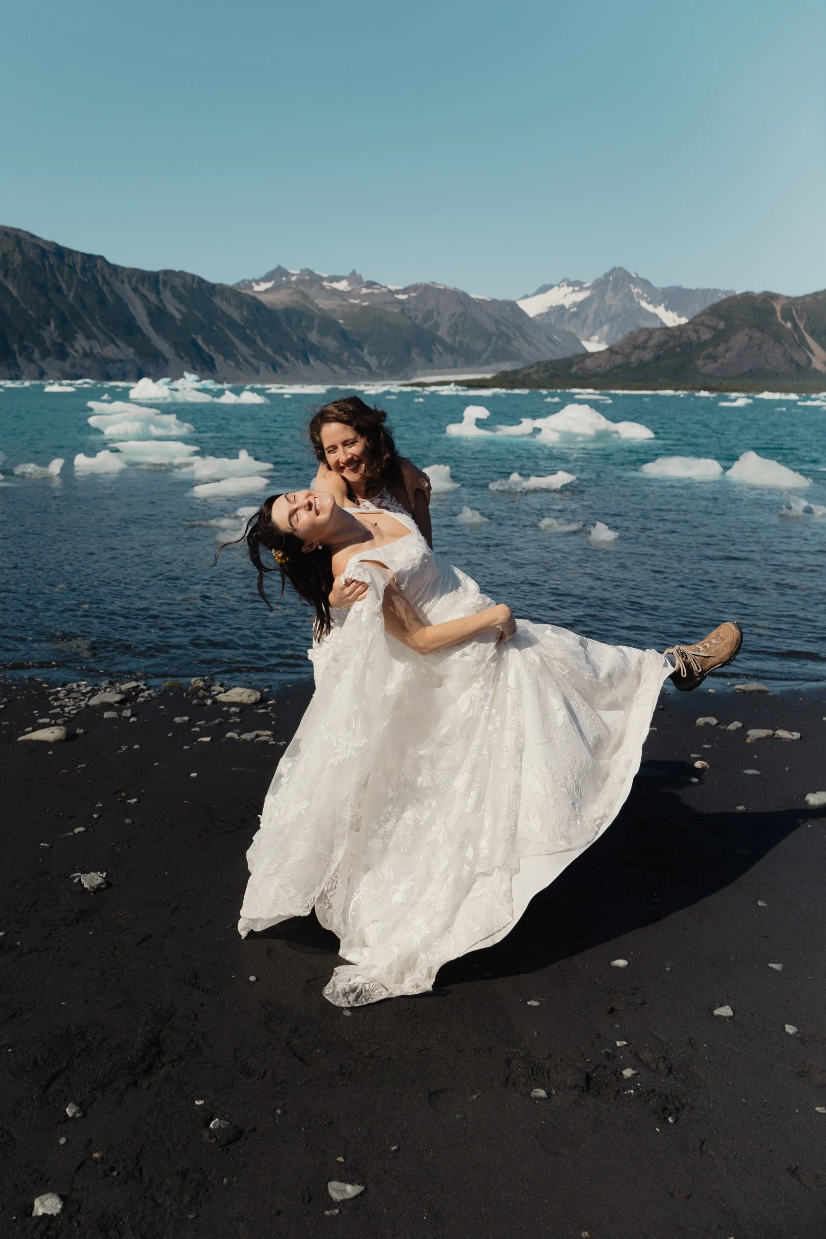 Helicopter-Glacier-Wedding-Hearnes-Elopement-Photography-57.jpg