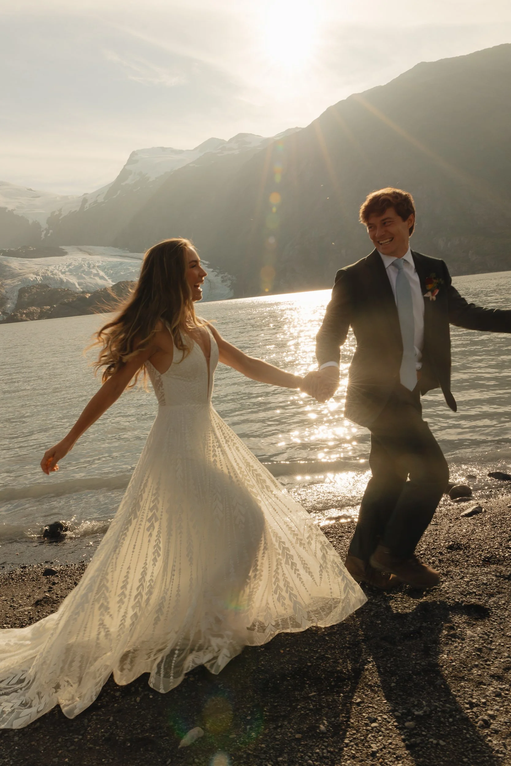Hiking mountain top elopement in Alaska surrounded by glaciers | the hearnes adventure photography