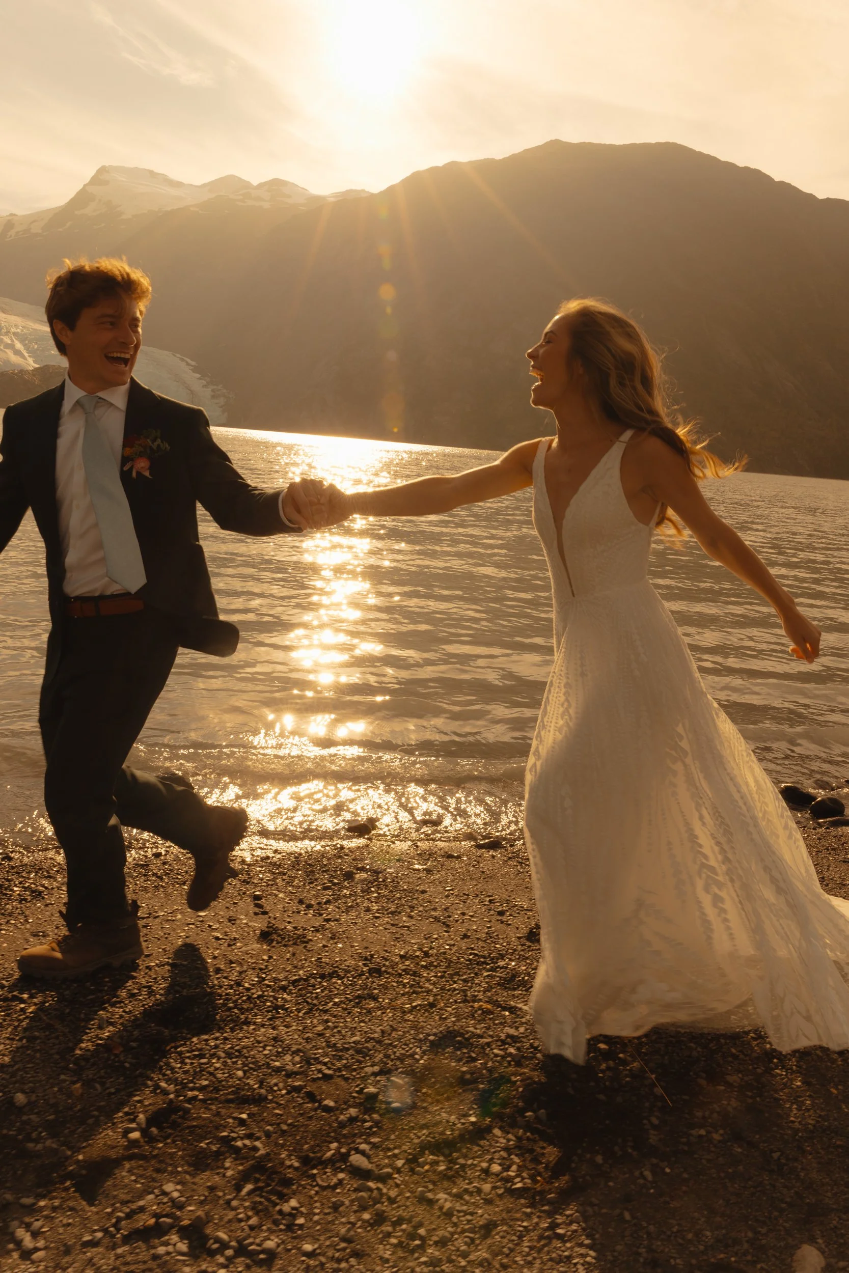 Hiking mountain top elopement in Alaska surrounded by glaciers | the hearnes adventure photography