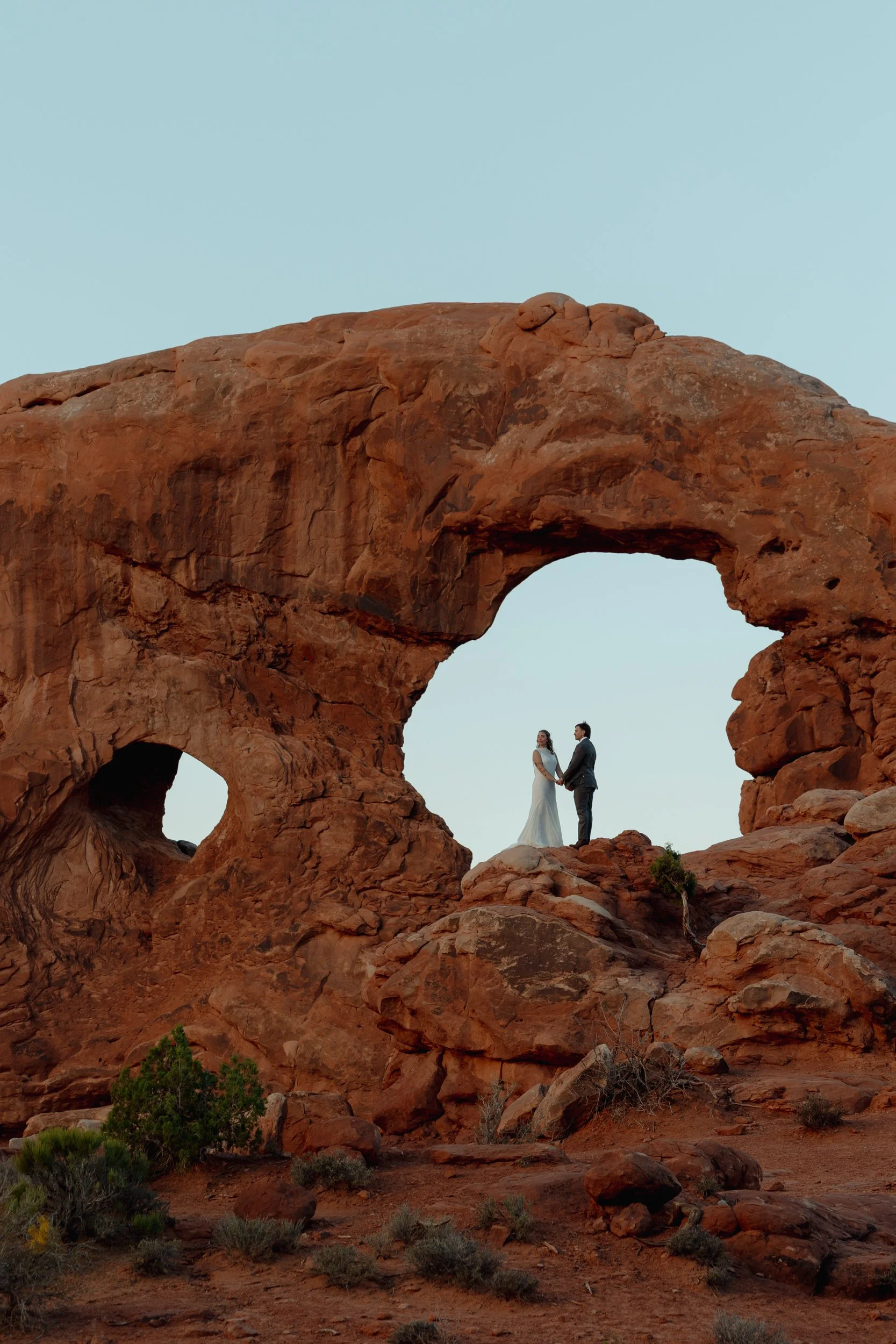 Moab, Utah elopement in Arches National Park | The Hearnes Adventure Photography
