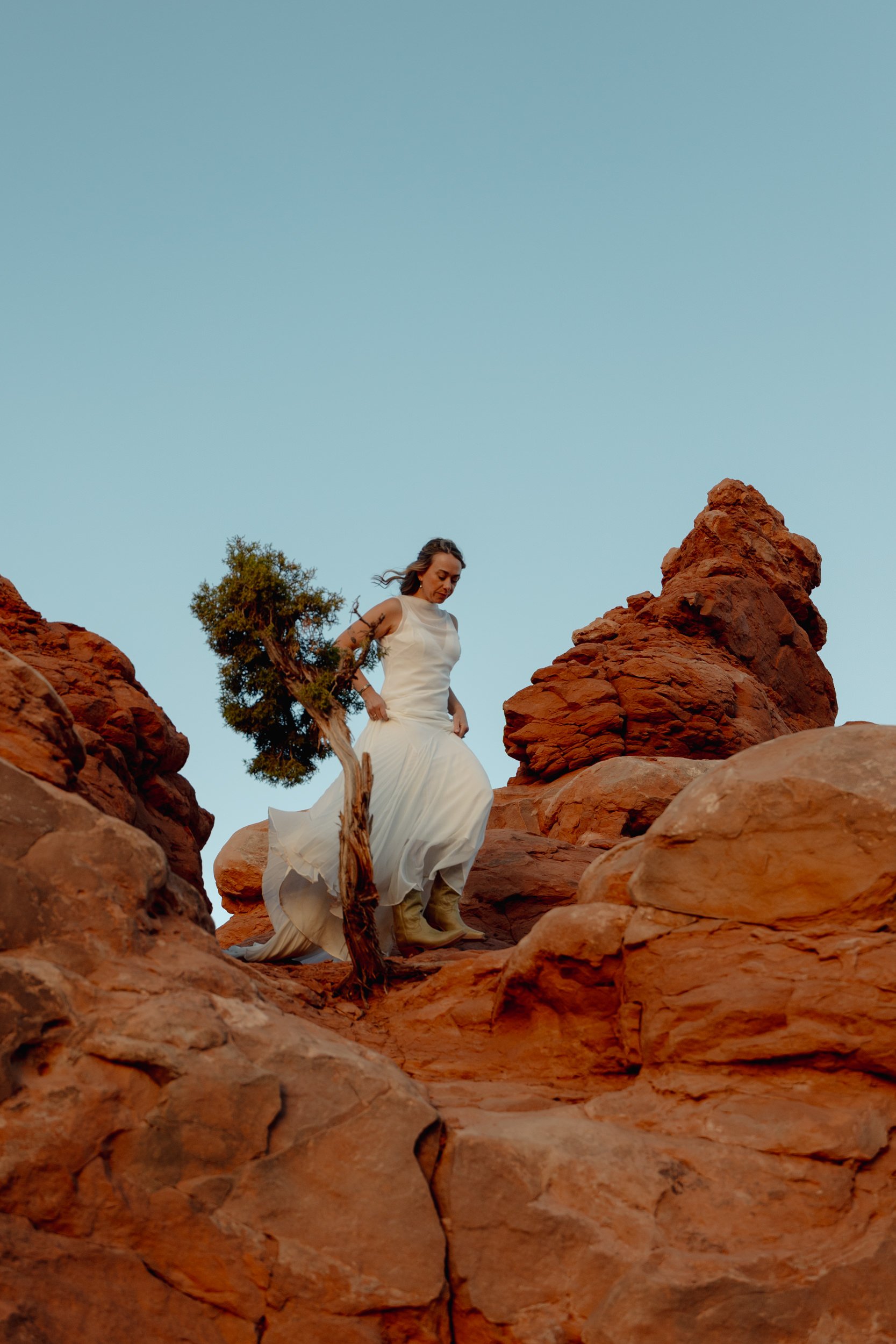 Moab, Utah elopement in Arches National Park | The Hearnes Adventure Photography