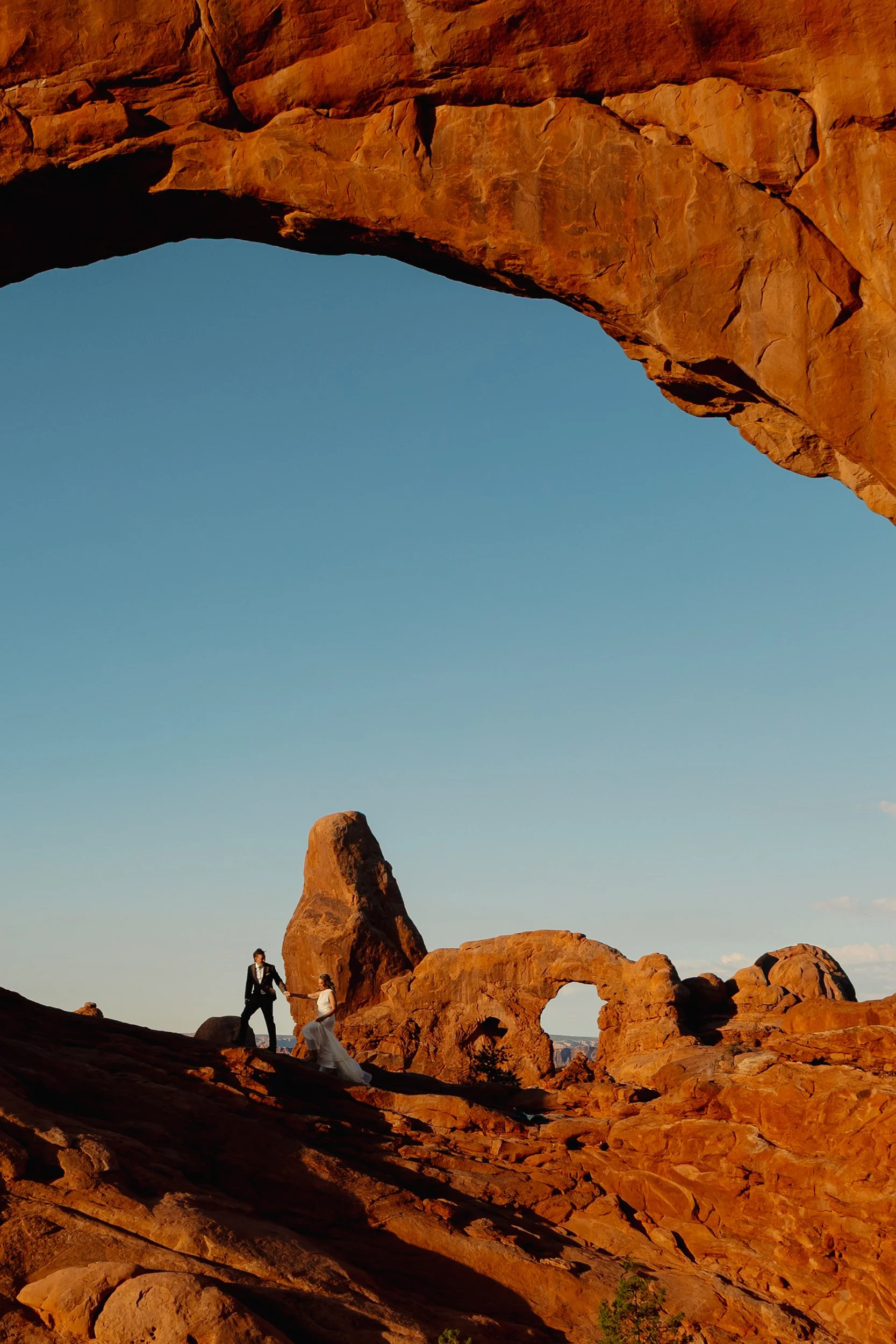 Moab, Utah elopement in Arches National Park | The Hearnes Adventure Photography