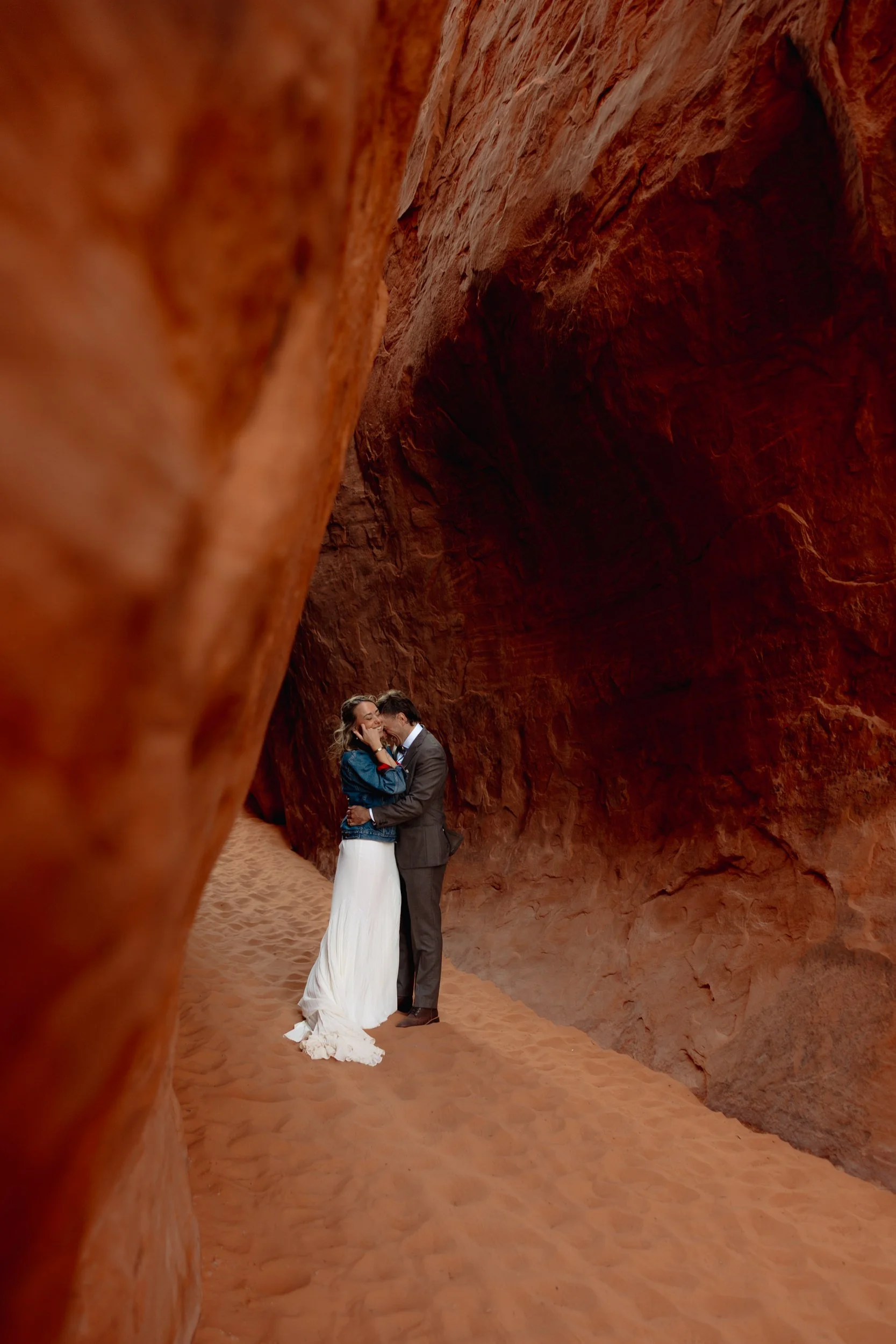 Moab, Utah elopement in Arches National Park | The Hearnes Adventure Photography