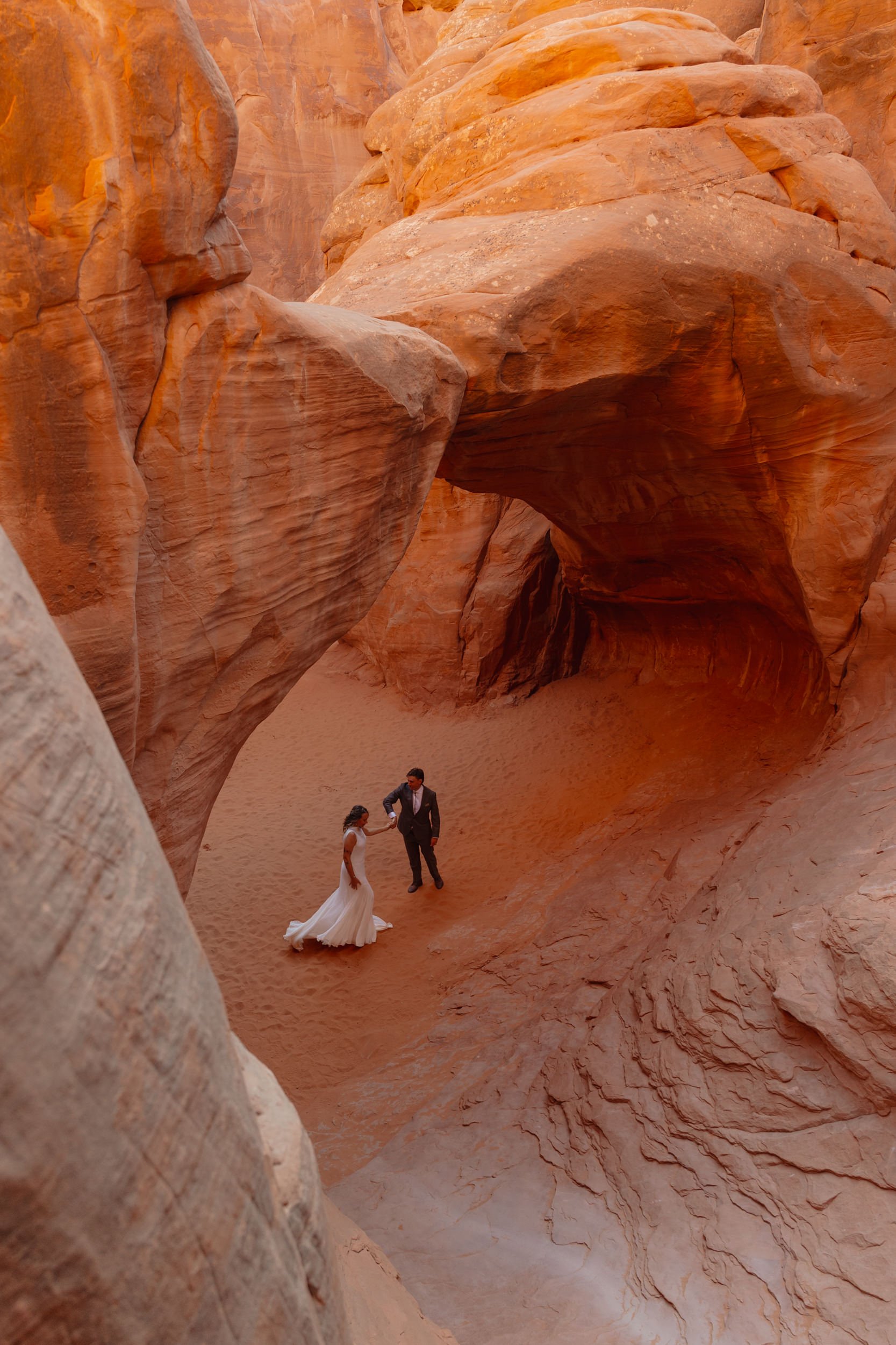 Moab, Utah elopement in Arches National Park | The Hearnes Adventure Photography