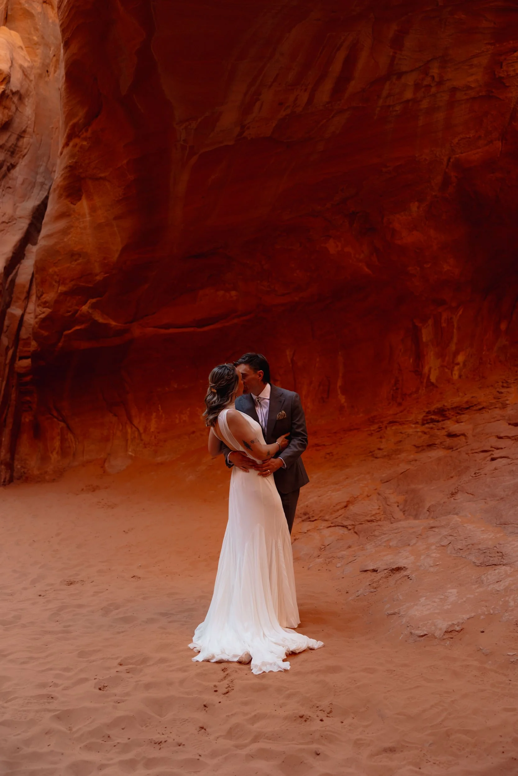 Moab, Utah elopement in Arches National Park | The Hearnes Adventure Photography