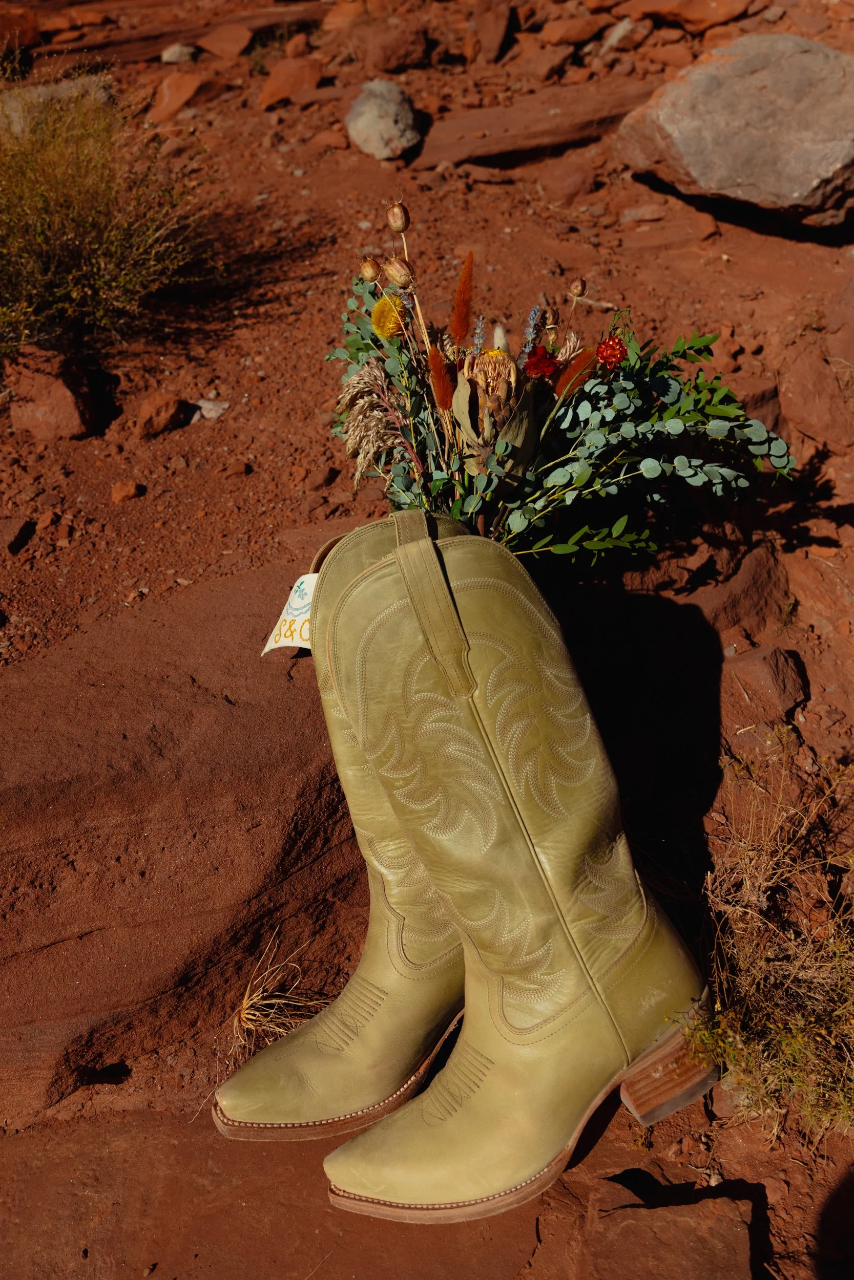 Moab, Utah elopement in Arches National Park | The Hearnes Adventure Photography