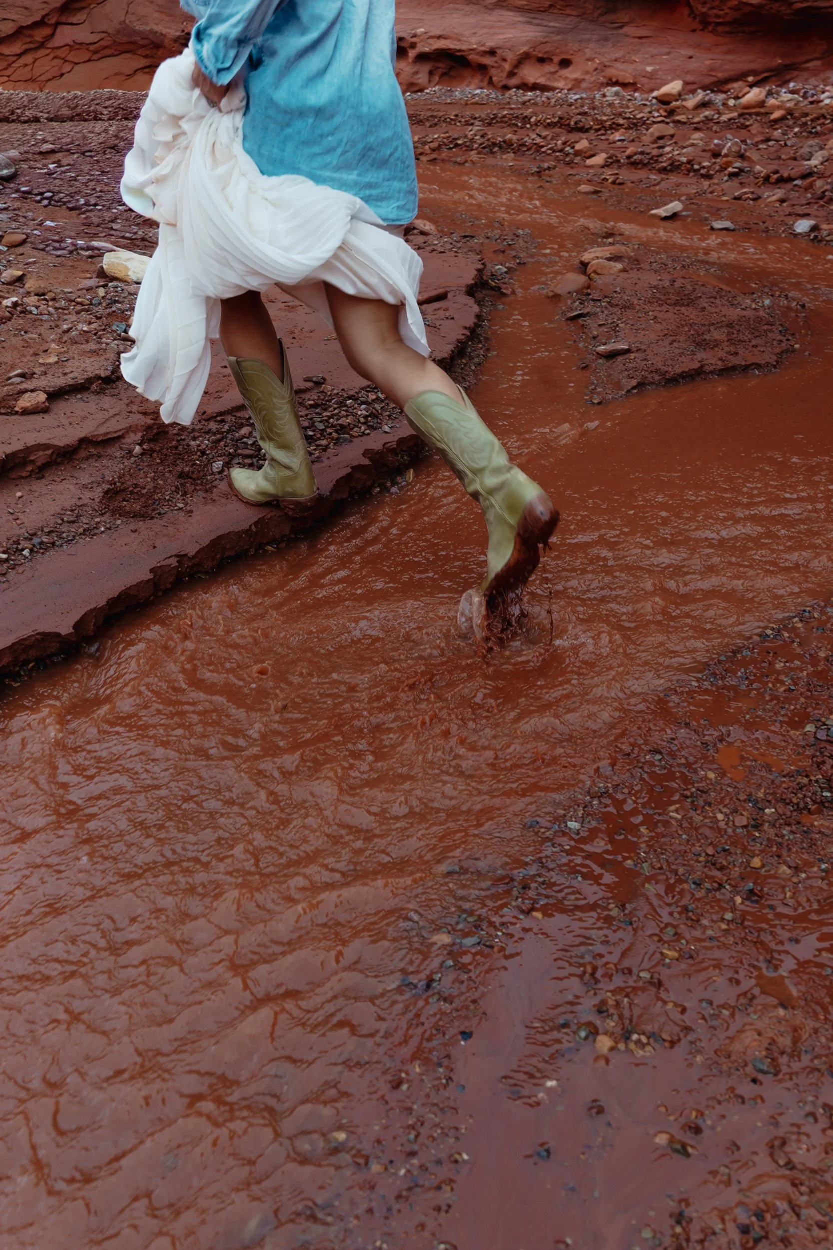 Moab, Utah elopement in Arches National Park | The Hearnes Adventure Photography