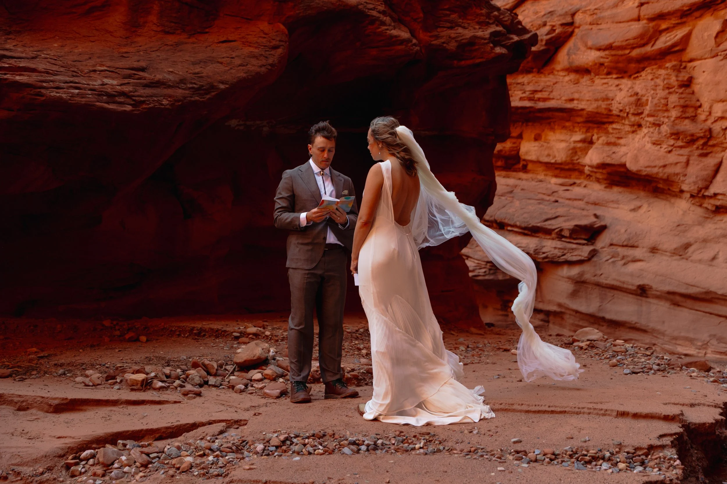 Moab, Utah elopement in Arches National Park | The Hearnes Adventure Photography