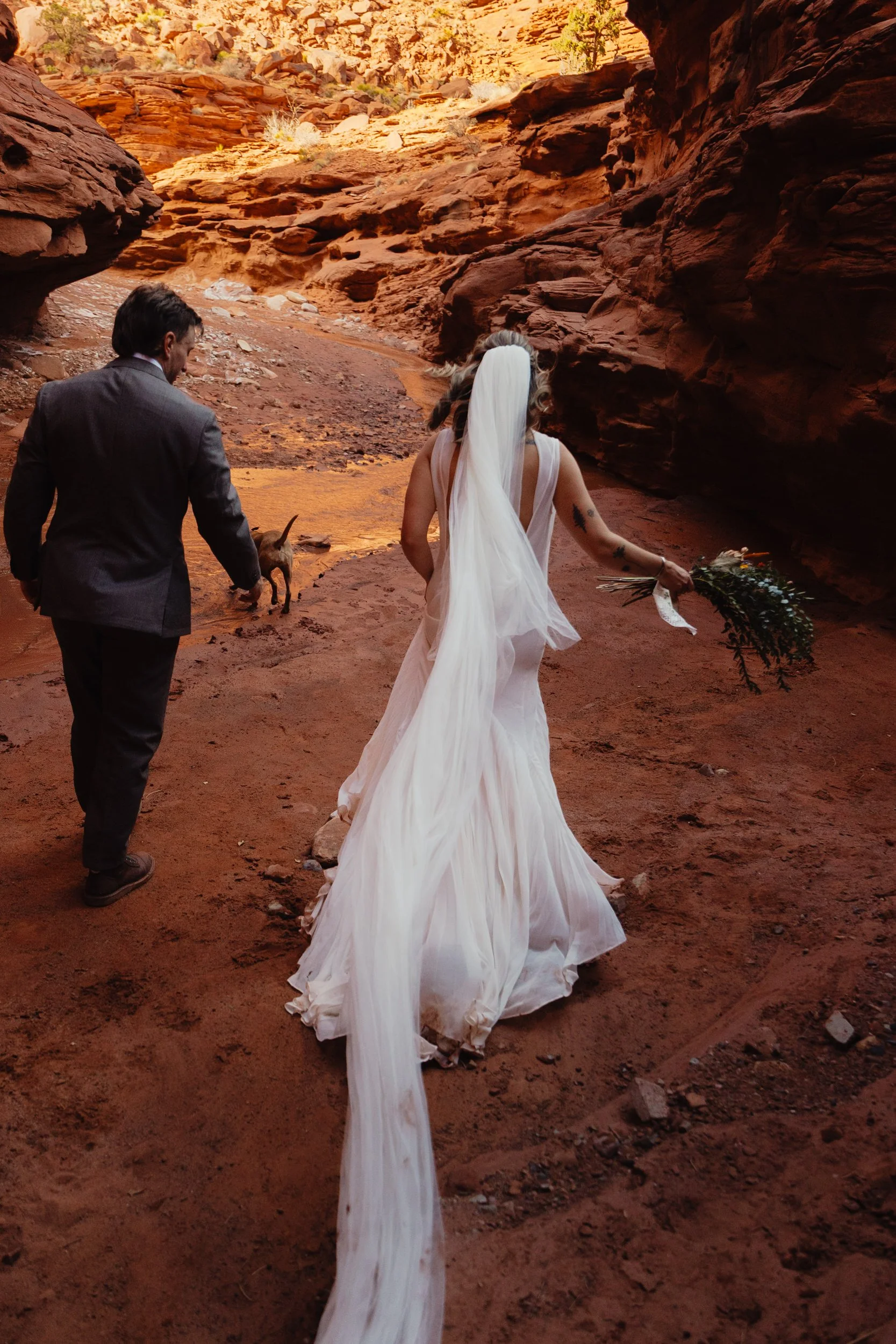 Moab, Utah elopement slot canyon ceremony | The Hearnes Adventure Photography