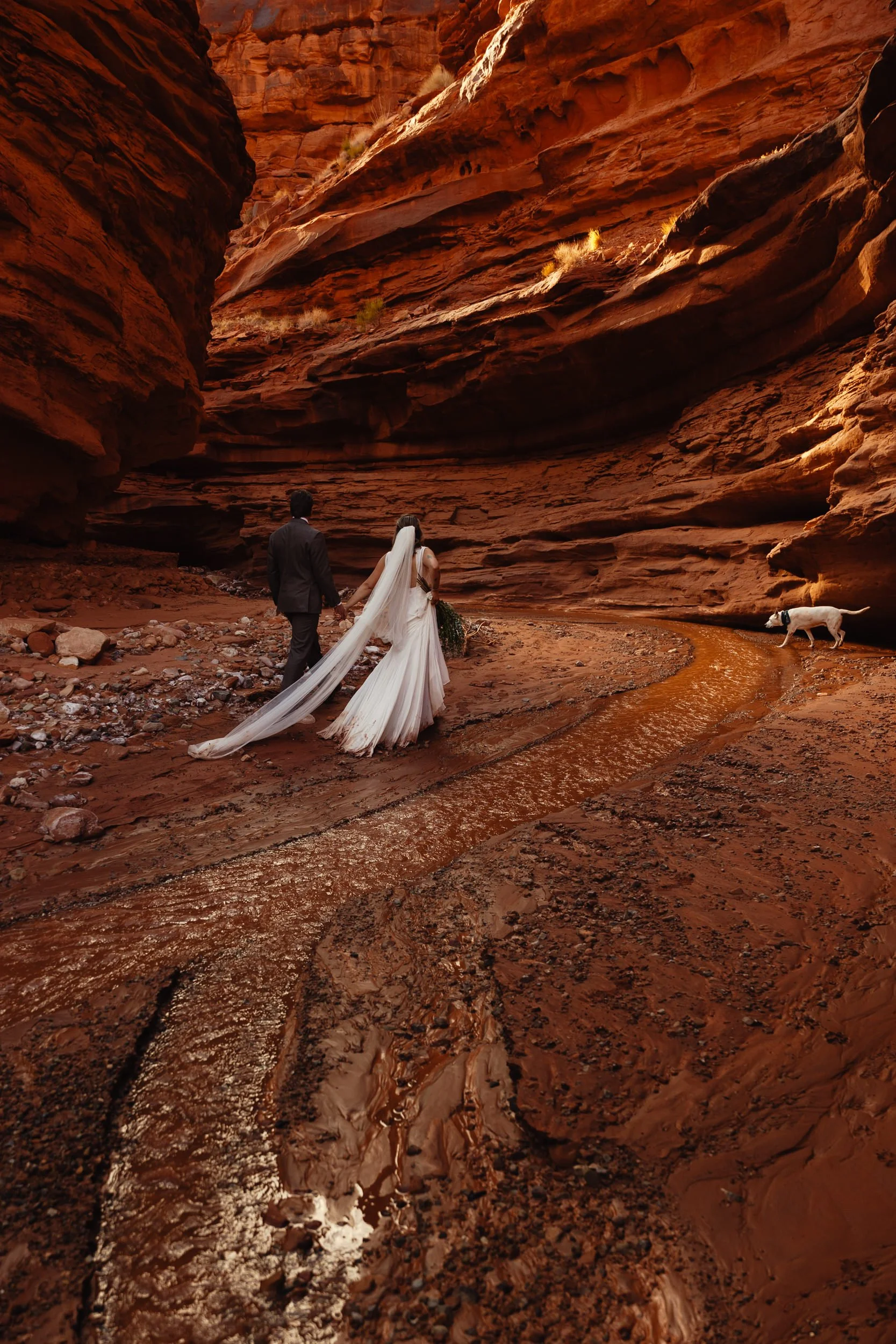Moab, Utah elopement slot canyon ceremony | The Hearnes Adventure Photography