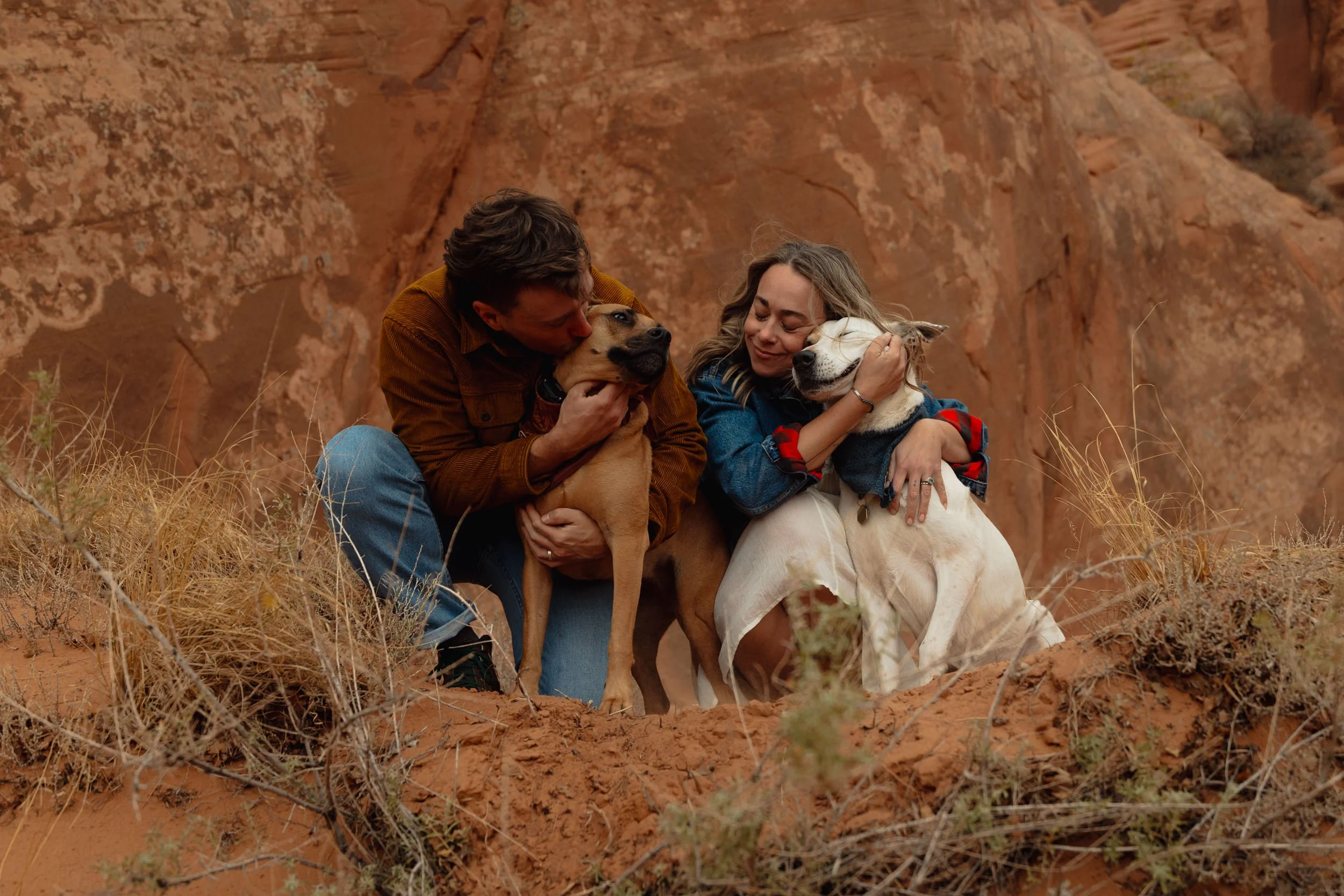 Moab, Utah elopement with dogs in the desert | The Hearnes Adventure Photography
