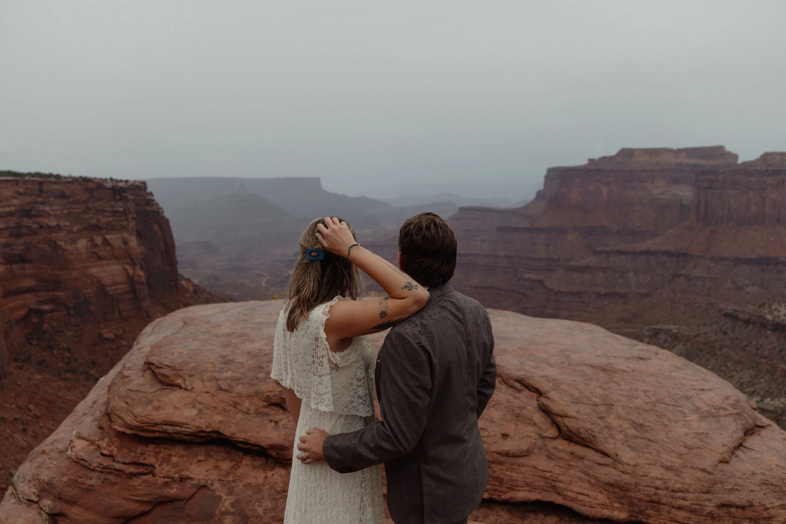 Moab, Utah elopement in canyonlands national park | The Hearnes Adventure Photography