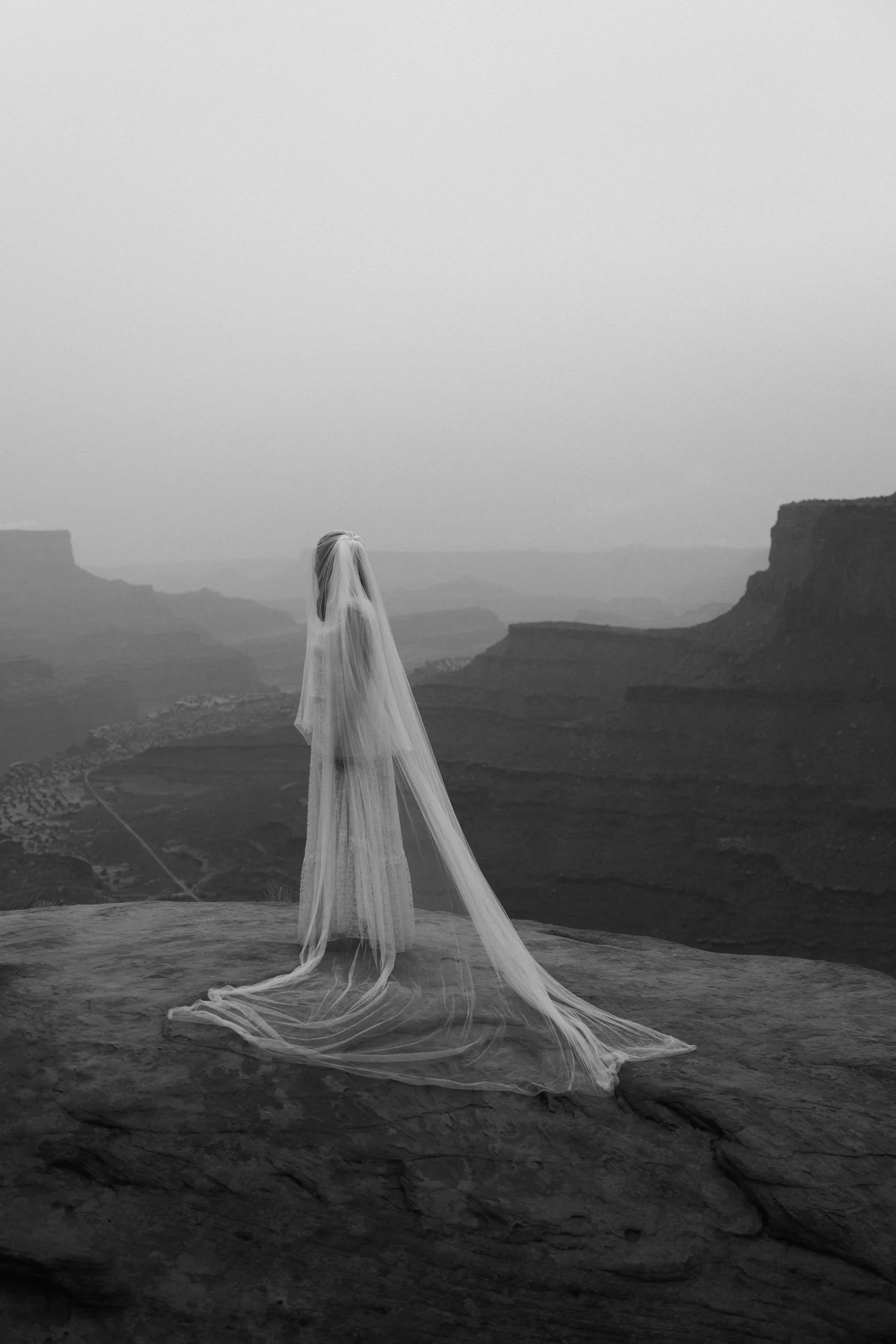 Moab, Utah elopement in canyonlands national park | The Hearnes Adventure Photography