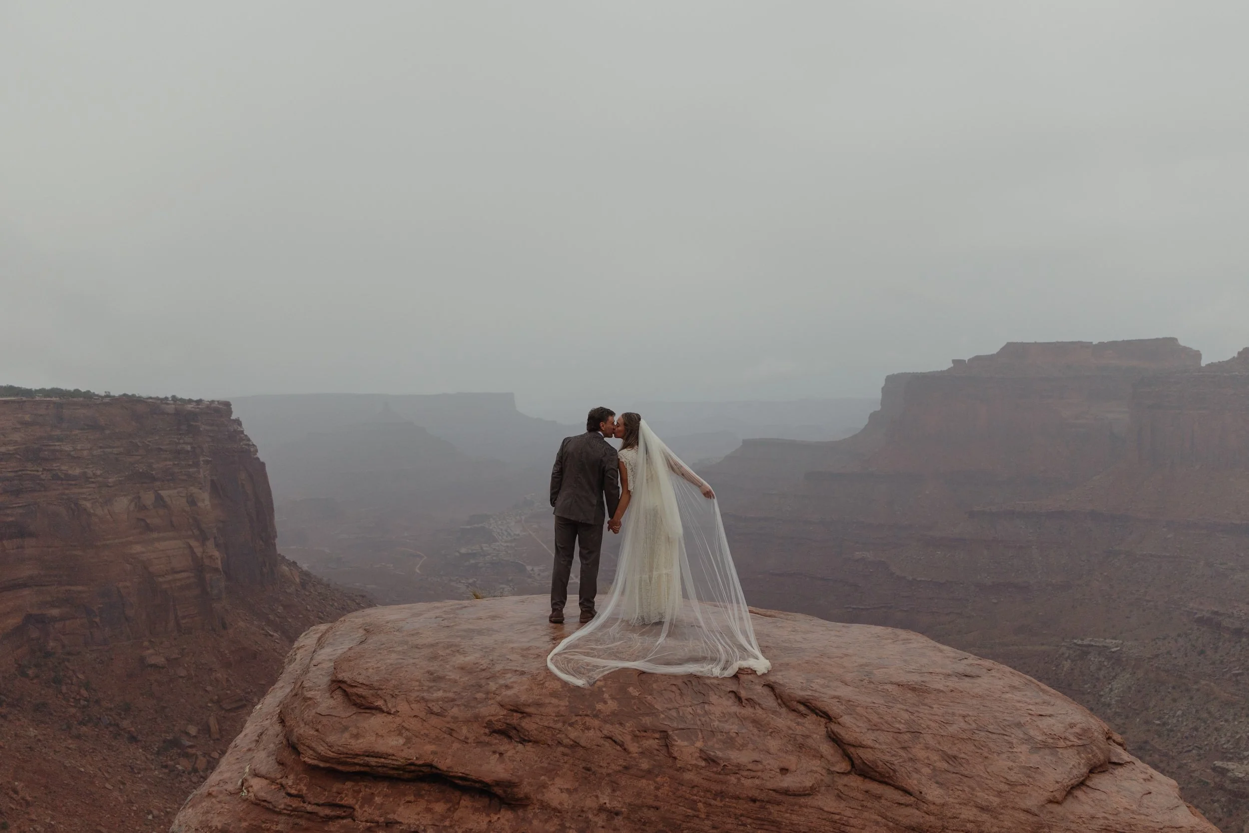 Moab, Utah elopement in canyonlands national park | The Hearnes Adventure Photography