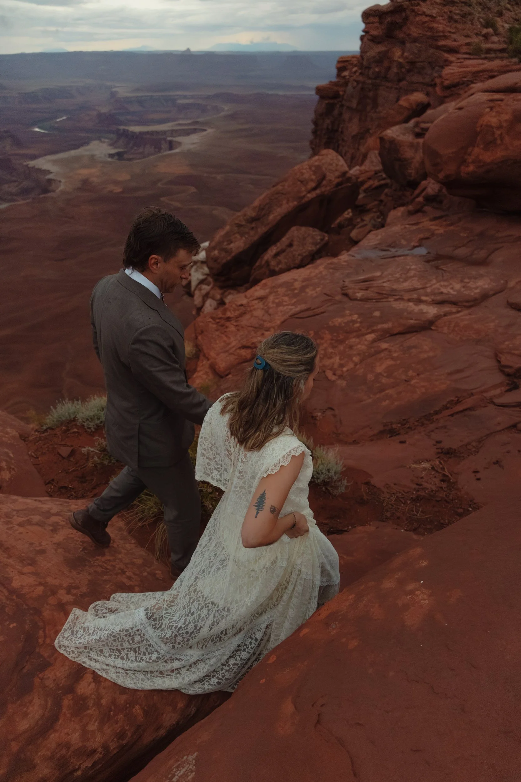 Moab, Utah elopement in canyonlands national park | The Hearnes Adventure Photography