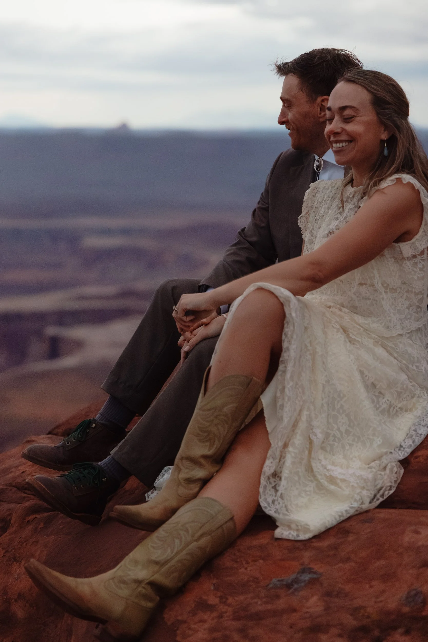 Moab, Utah elopement in canyonlands national park | The Hearnes Adventure Photography