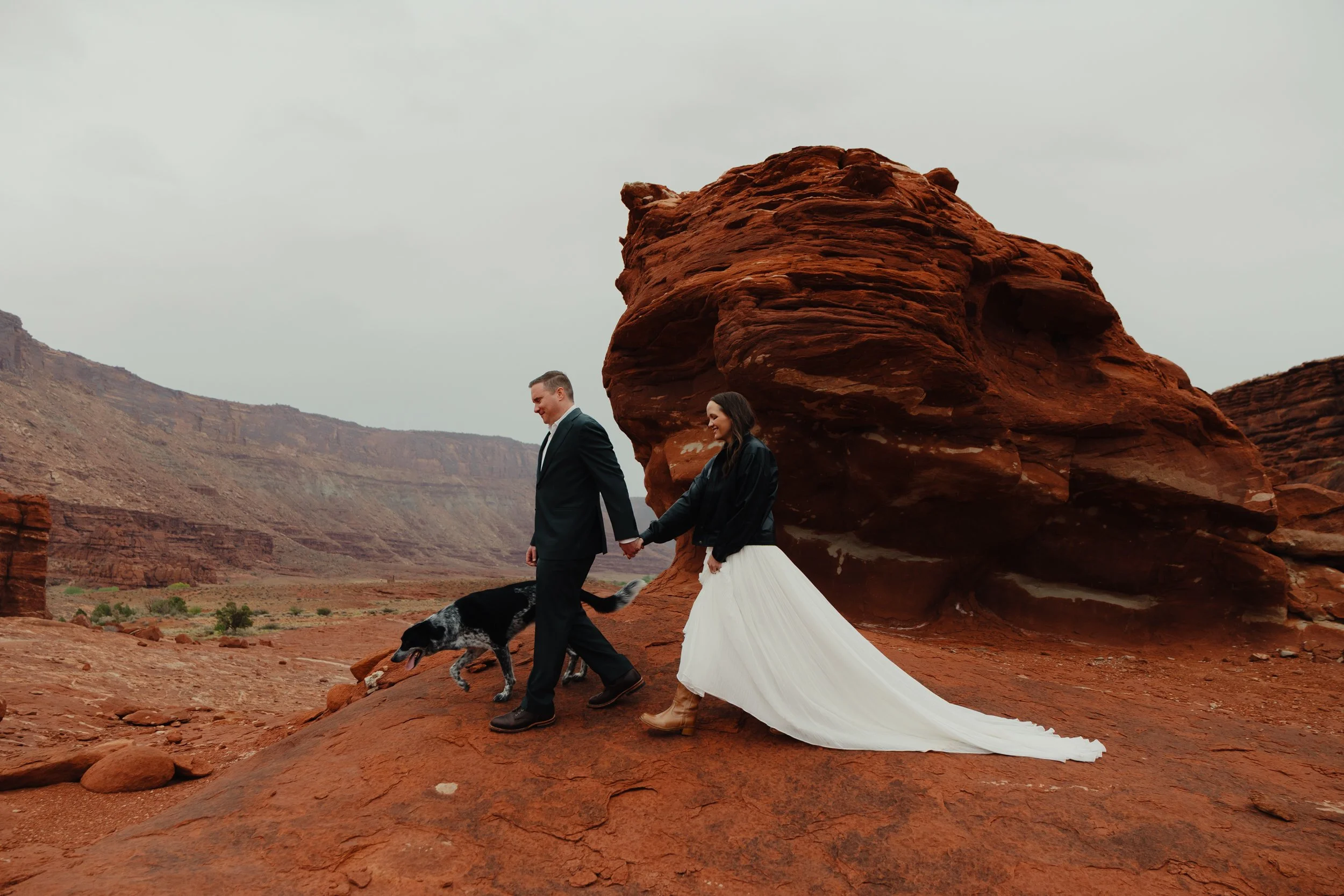 rainy moab elopement with the hearnes