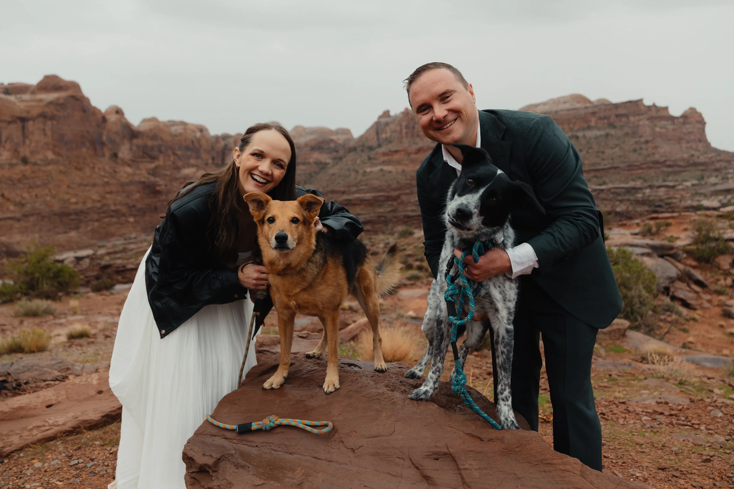 rainy moab elopement with the hearnes