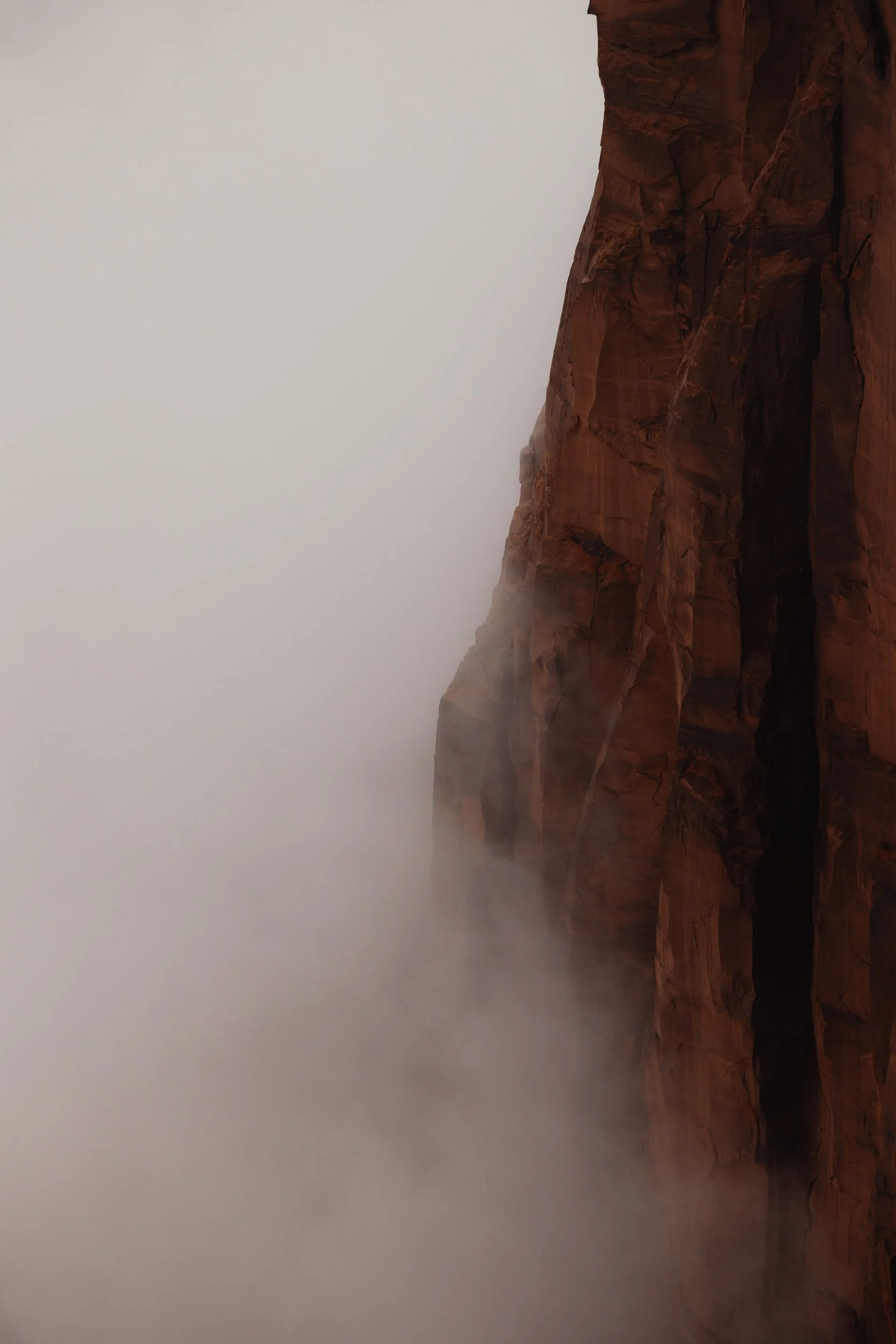 rainy moab elopement with the hearnes