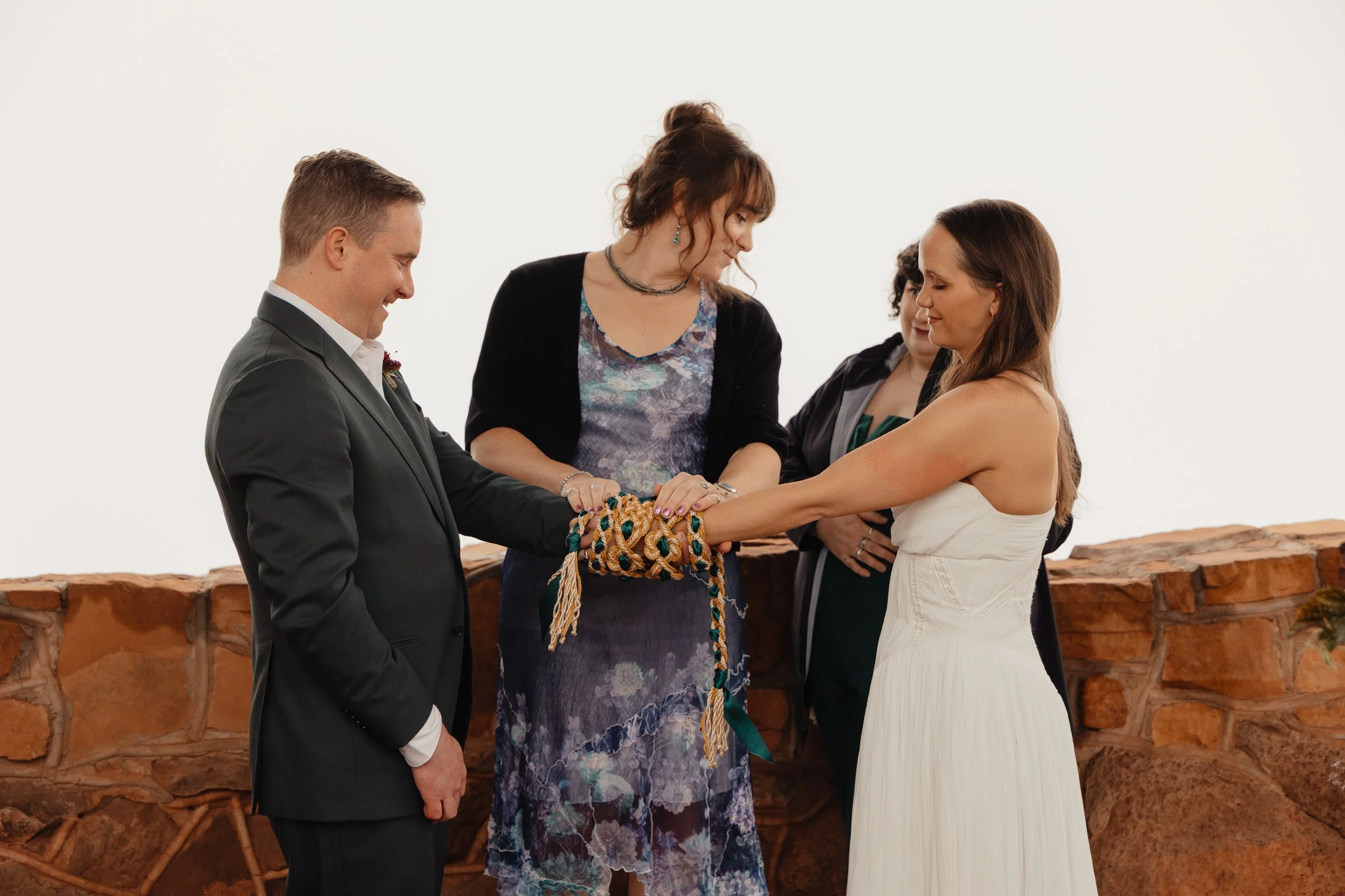 rainy moab elopement with the hearnes