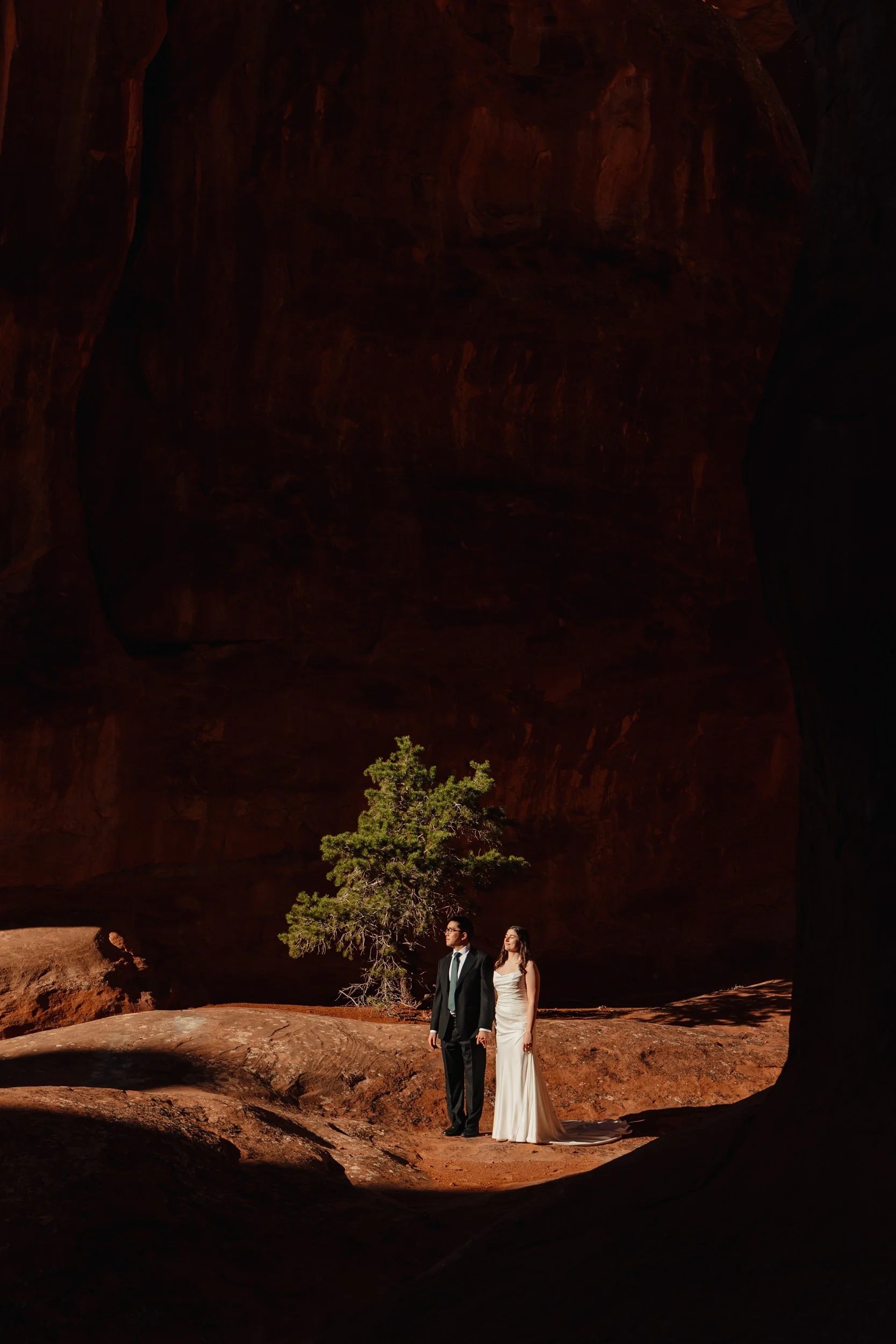 Jeep elopement in Moab, Utah with The Hearnes