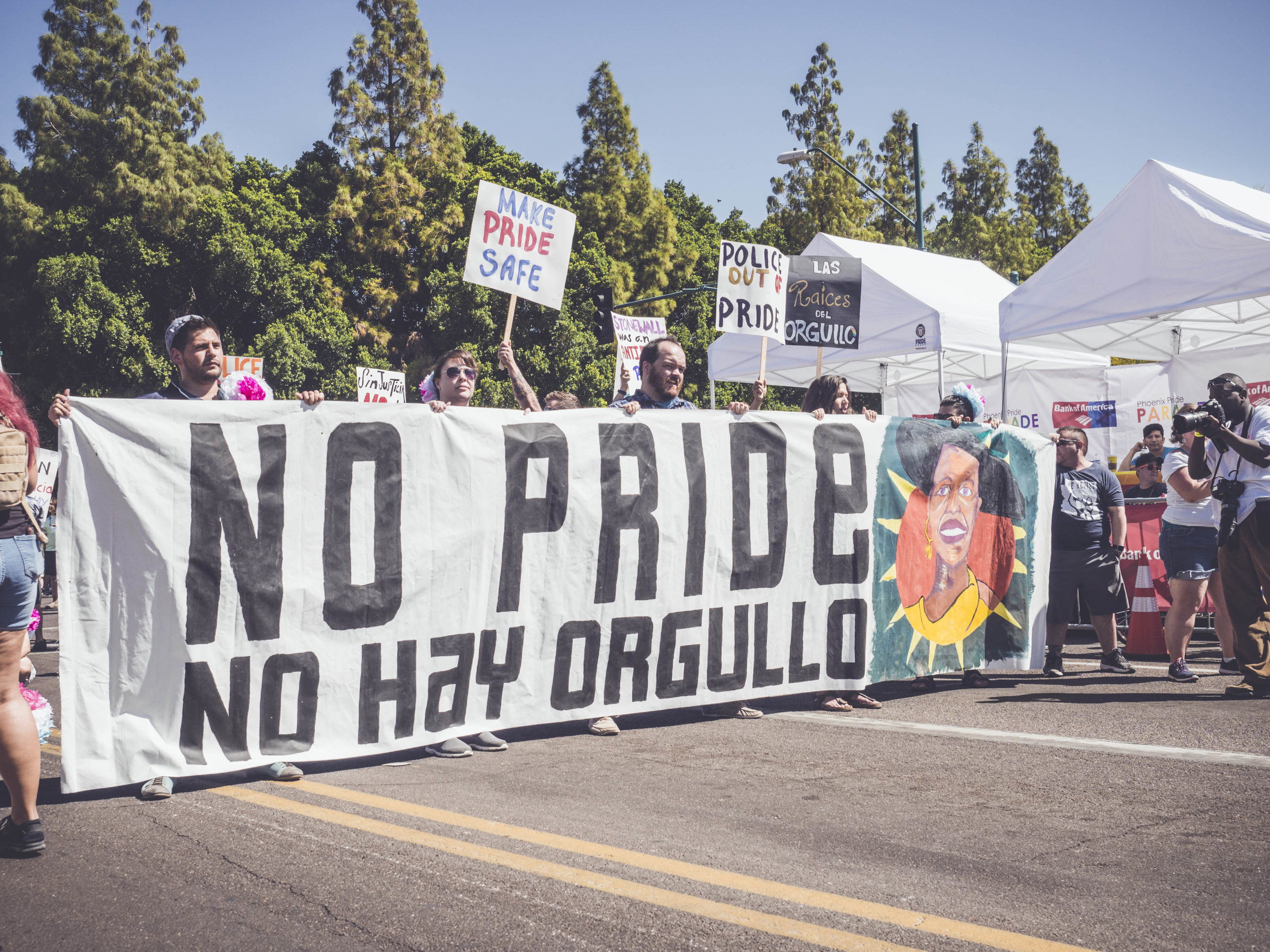 TPQ at white Pride parade_0974.jpg