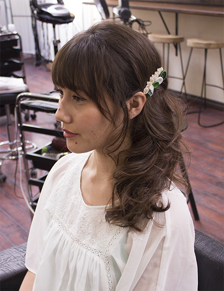 5) To finish the look, use a decorated hair clip!