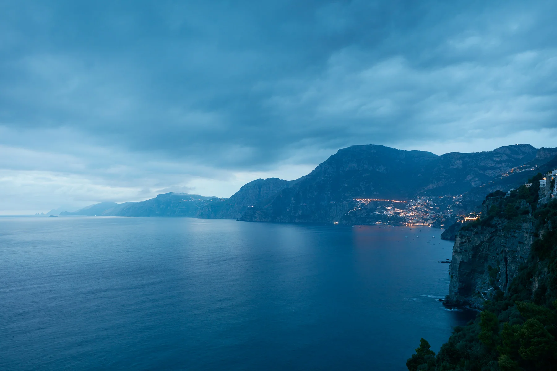 henrik-knudsen-destinations-naples-18.jpg
