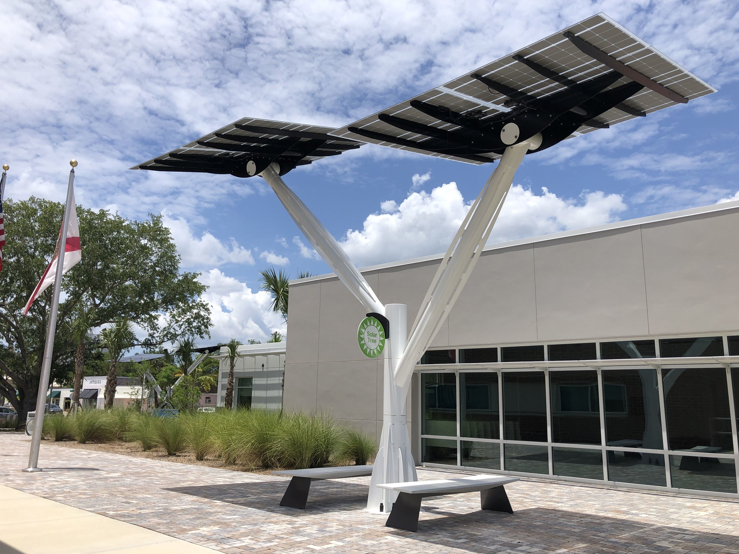 Ft Myers fire station Spotlight Solar tree.JPG