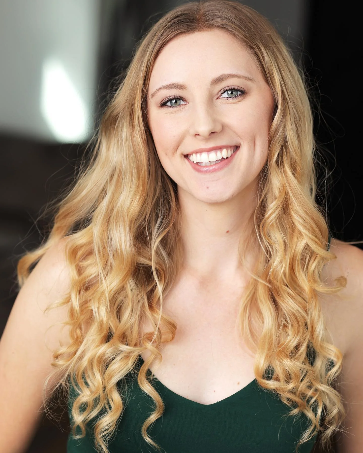 One of my headshots from the amazing @theoandjuliet ! Thankful and so happy! 

#headshots #acting #actress #photograpy