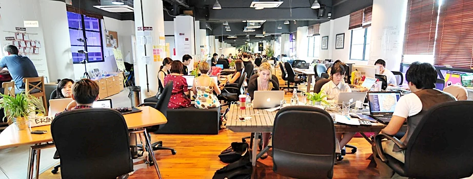 Co-working-space-at-the-hub-singapore-2dwq1tk.jpg