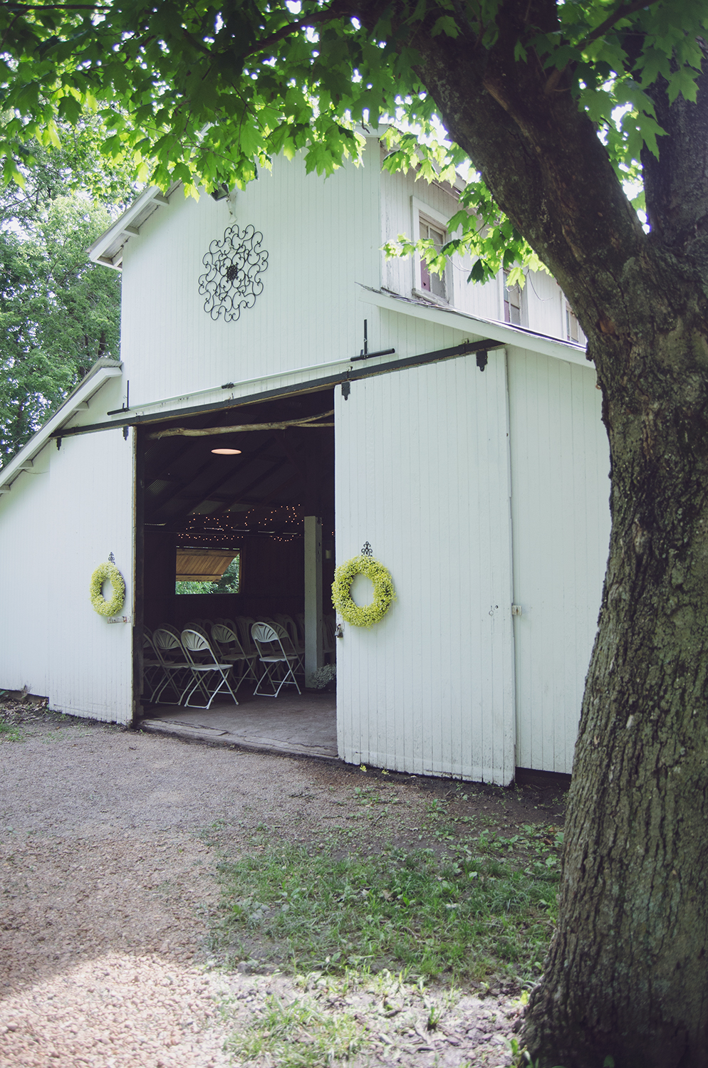 The adorable barn was perfectly placed next to the reception hall making a beautiful backdrop to the wedding.