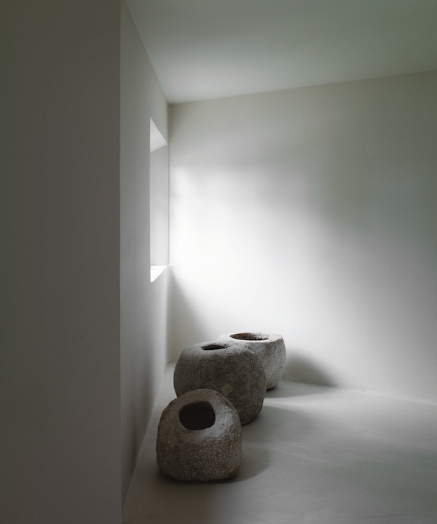 Image from Axel Vervoordt' s book / Wabi Inspirations ( Flammarion 2010 ) Photo by Laziz Hamani 