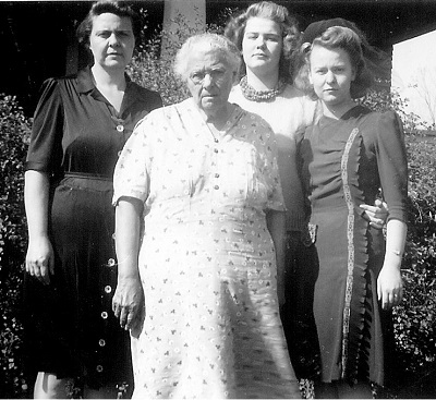 L-R: Zita Jones; Clementine Minerva Shutts, Helen Jones; Shirley Jones Undated photo, probably mid-1940s
