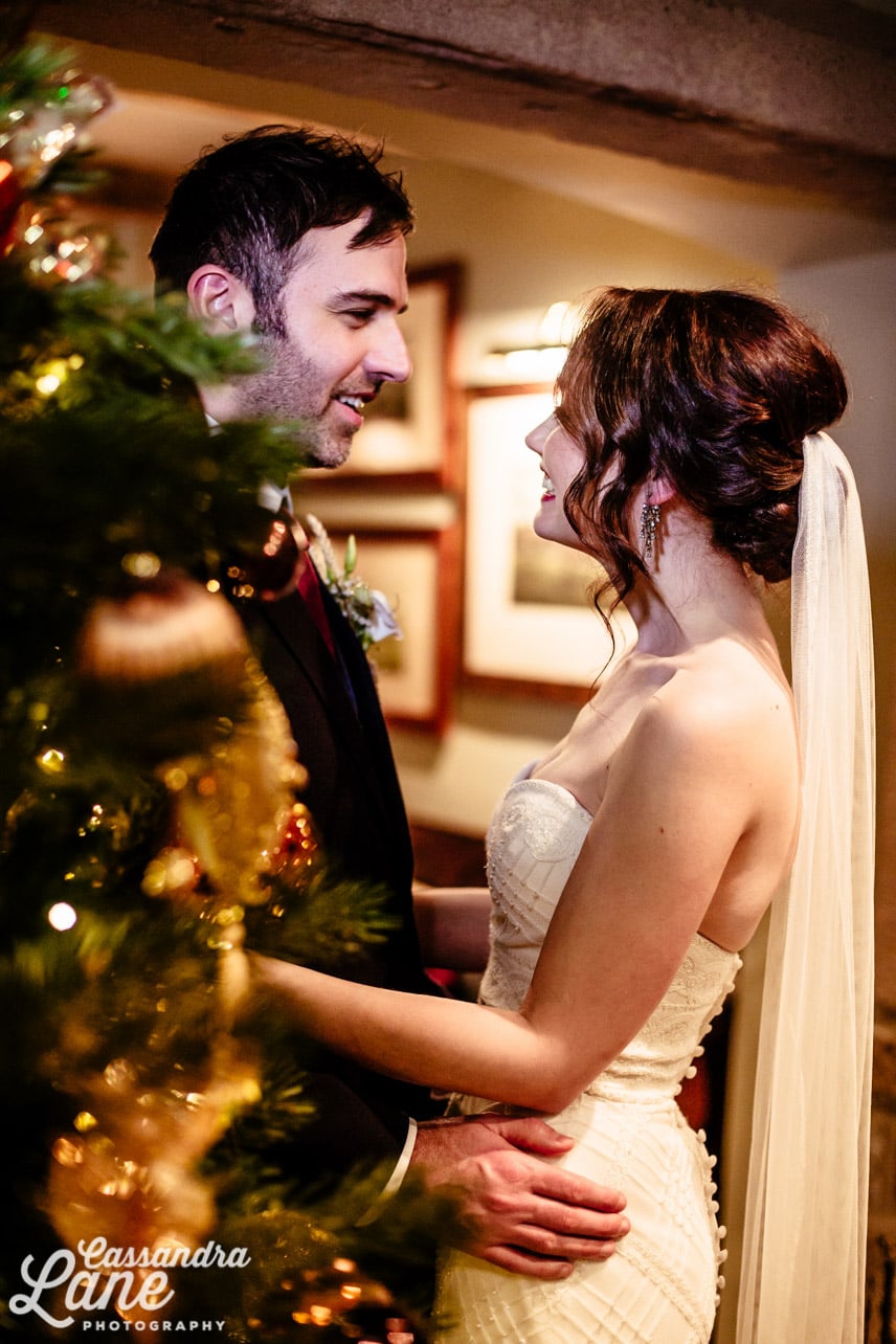 Annaliese wearing a Classic Veil - Ivory tulle with Oriel lace edge