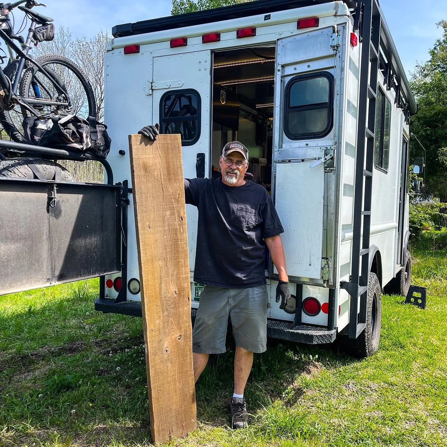 6CEE00F1-46CF-4A7F-B1DD-6C120A734B8A