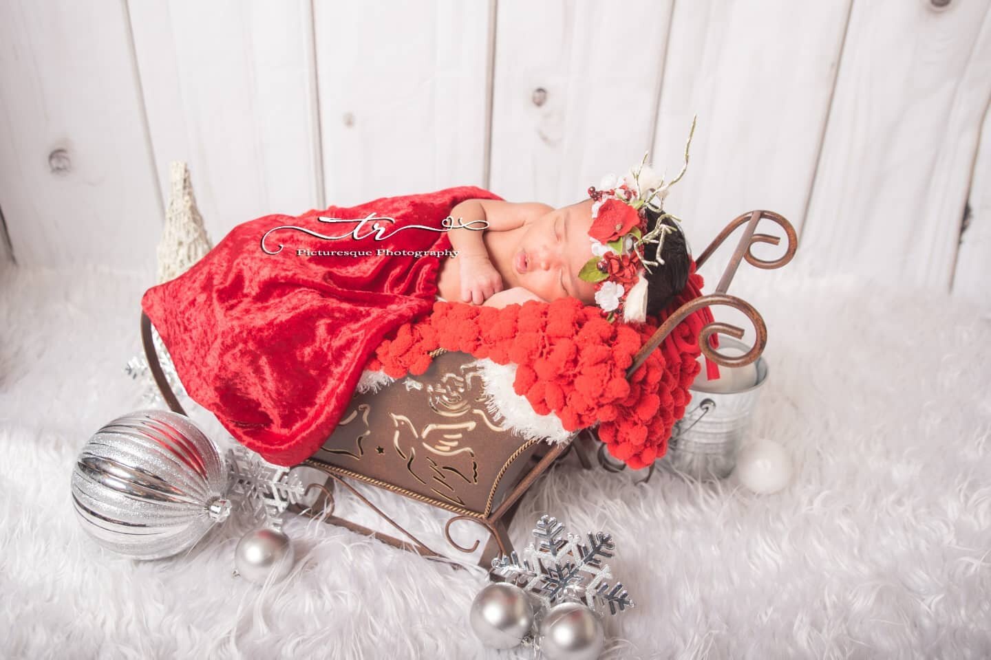 Merry Christmas Eve⛄
.
#trpicturesque #photography #photographylovers #baby #babies #babyphotographer #newbornphotographer #newbornphotography #newborn #newbornsession #newbornphotos #newbornposing #bestnewbornphotos #photographyprops #babyshoot #bab