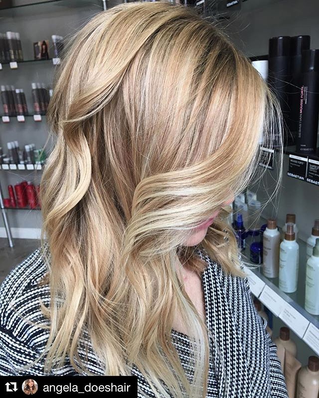 #Repost @angela_doeshair with @repostapp
・・・
Baby lights ✨💫 using @wellahairusa freelights 😍