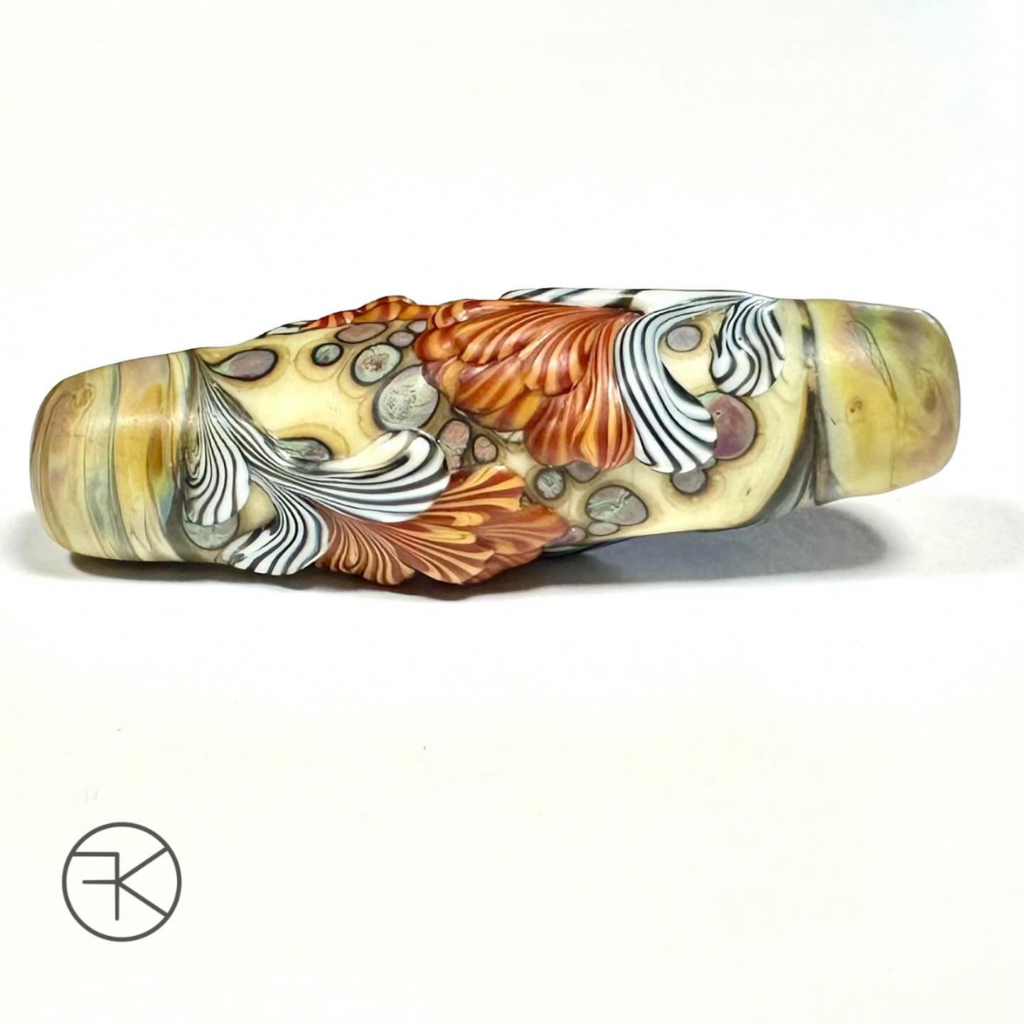 #handmadeglassbeads #lampworkglassbeads #beadsofinstagram
