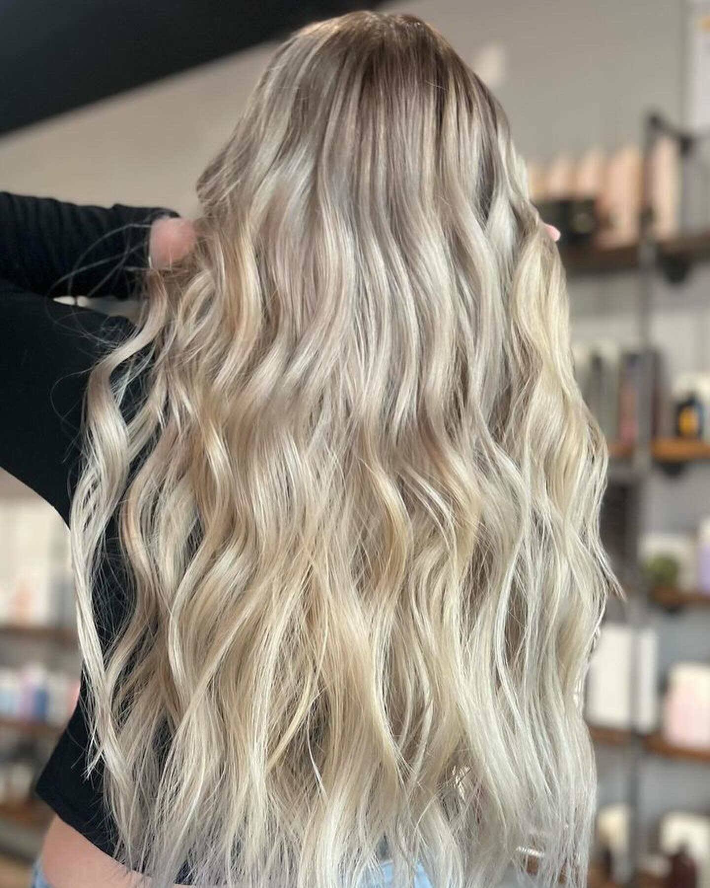 Letting this color correction do alllll the talking 😍😍 Swipe for the before ➡️➡️

Color correction by @taylored.beauty 

Get the hair transformation of your dreams with us by booking online at one10beauty.com or call us at 615.454.2873!!
.
.
.
#hai