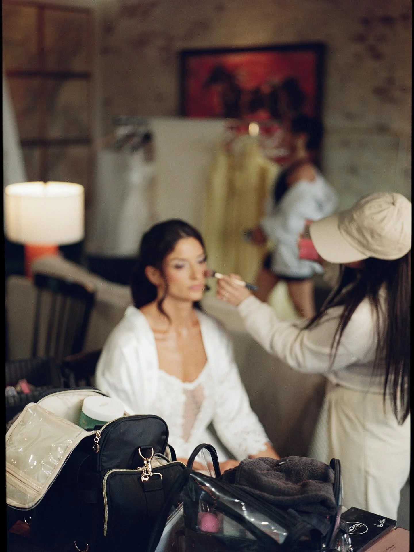 From the makeup chair to aisle-ready 💒! 

Our bridal team is here to make your morning stress-free and stunning from the start! 💌 booking@one10beauty for all your wedding day inquiries

Vendors 
Bride @alexa_reynolds_ 
MUA @sairaza.allure 
Hair @th