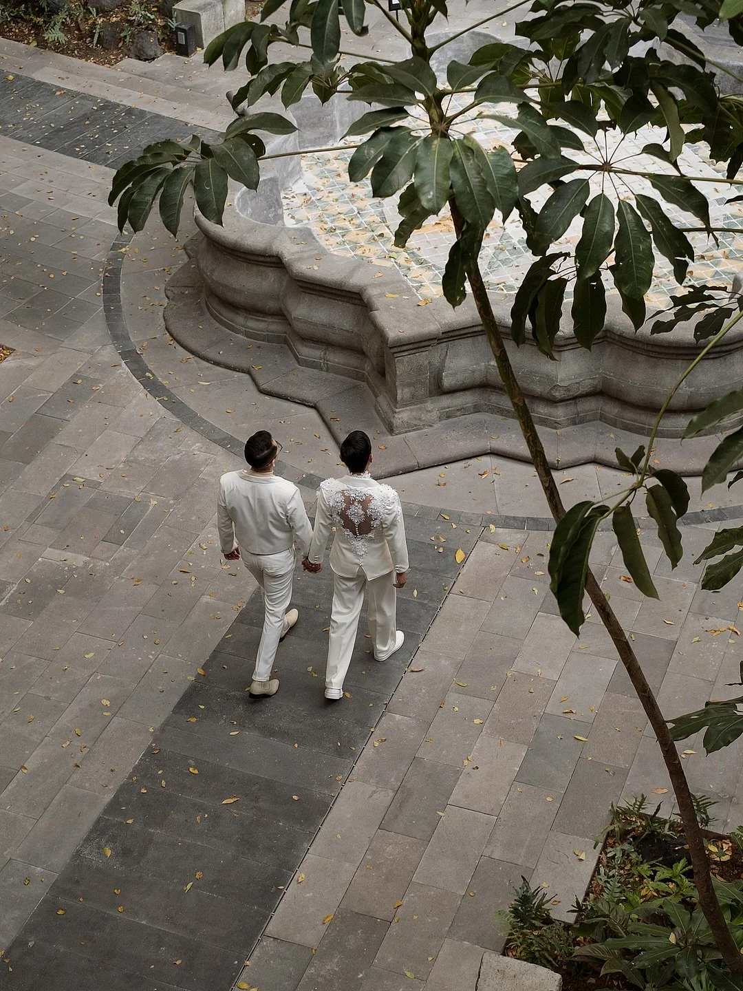 Ayer estuvimos con Rafael y Kevin, y desde el primer mensaje hubo conexi&oacute;n. Cuando nos contaron que su boda ser&iacute;a el 2 de noviembre con tem&aacute;tica de D&iacute;a de Muertos, supimos que quer&iacute;amos ser parte de esto.

La celebr