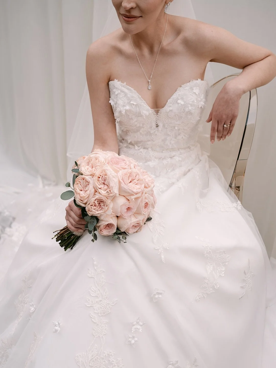 Conny &amp; Fidel 
Estuvimos con Conny y Fidel documentando su boda, nos encanta la vibra que tienen, el cari&ntilde;o con el que se miran y como se desenvuelven frente a la c&aacute;mara. Un gusto poderlos acompa&ntilde;ar, les dejo un previo de sus