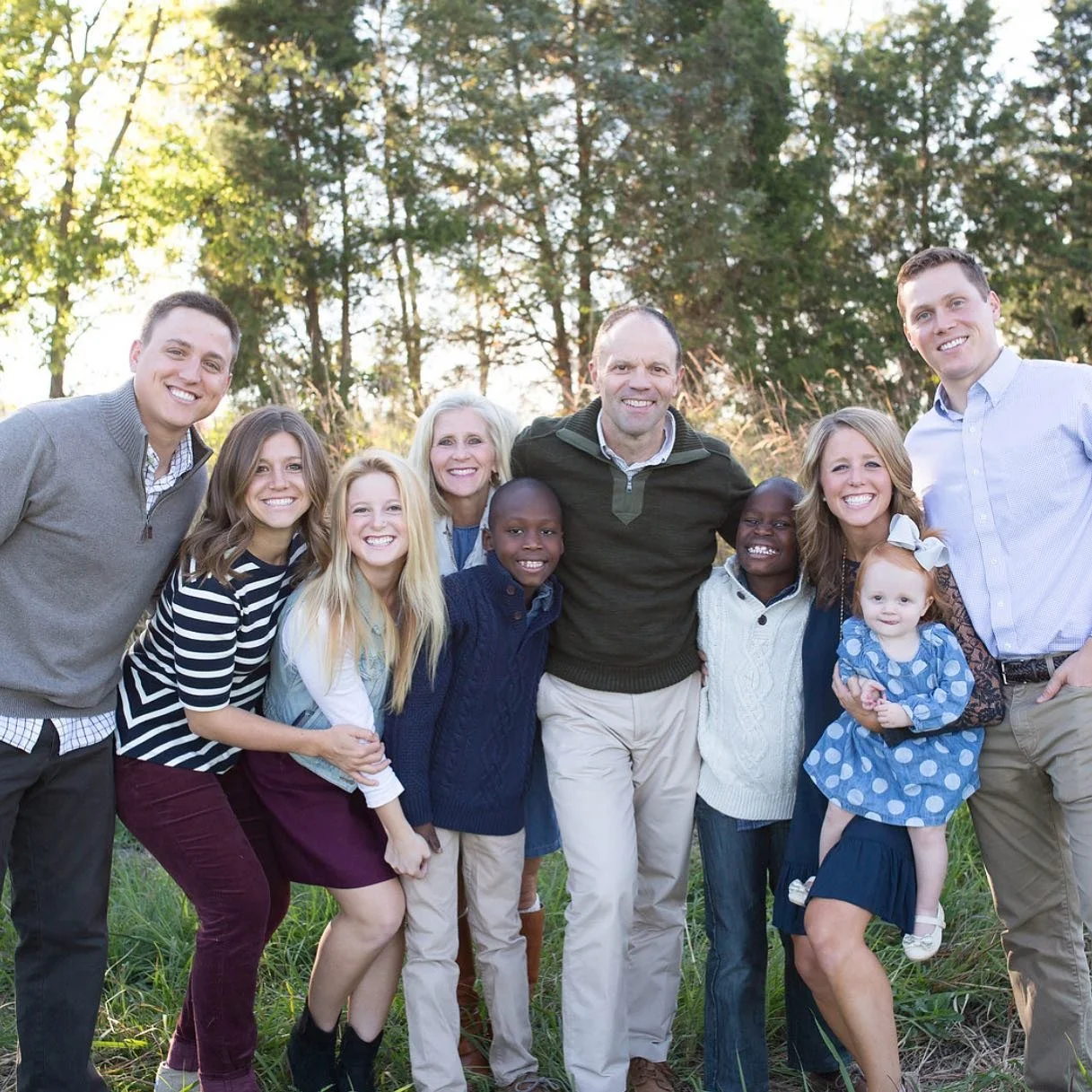 Family. Life&rsquo;s biggest blessing!
Who wishes they could capture their extended family? 
.
.
.
.
.
#Familyphotographer #family #photo #portrait #igpphotography #irisgloriaphotography #louisvilleky #louisvillephotographer #irisgloriaphotography #l