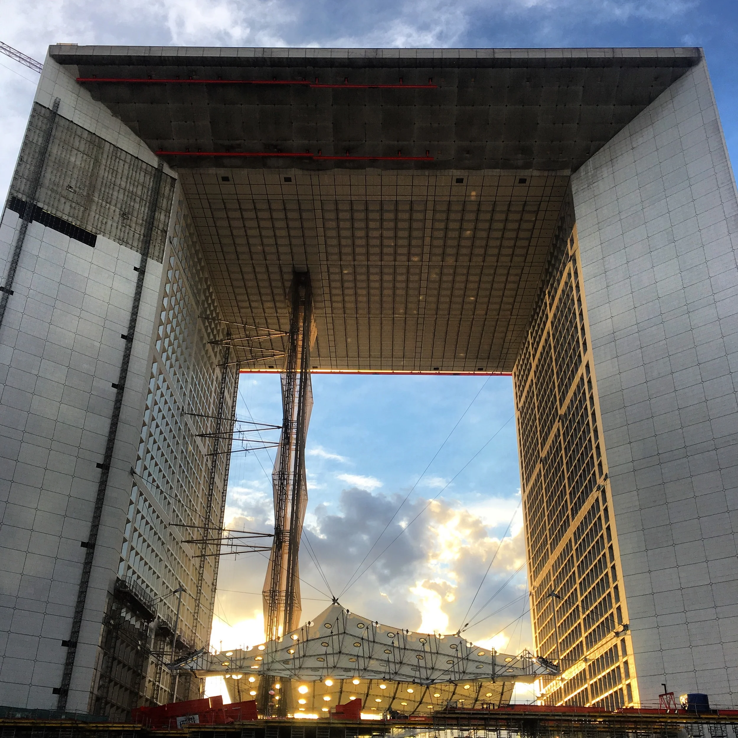 9:55pm sunset over La Défense
