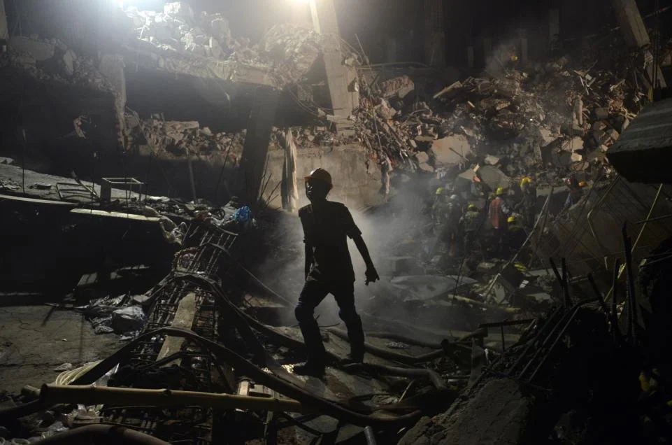 A garment factory collapse in Bangladesh, 2013. Image: Newsweek .