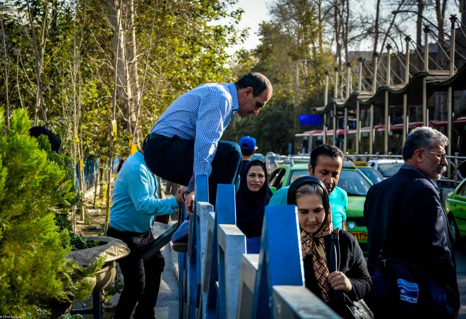 Au-dessus de la station Te'atre Shahr 